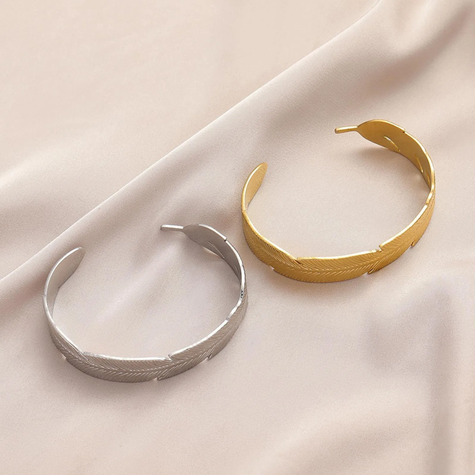 Bracciale Donna Braccialetto Regalo Regali Braccialetto di Piume per Le Donne Hip Hop Regolabile A Forma di C Bracciale per Ragazze Regali Casuali B644 - immagine 4