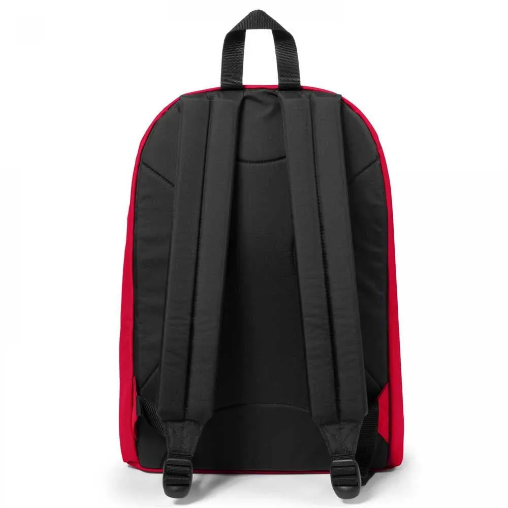 Eastpak Out of Office Zaino 27L (44 x 29,5 x 22 cm), scomparto laptop 13–15”, zaino scuola e lavoro resistente e idrorepellente con spallacci imbottiti - SAILOR RED - immagine 2