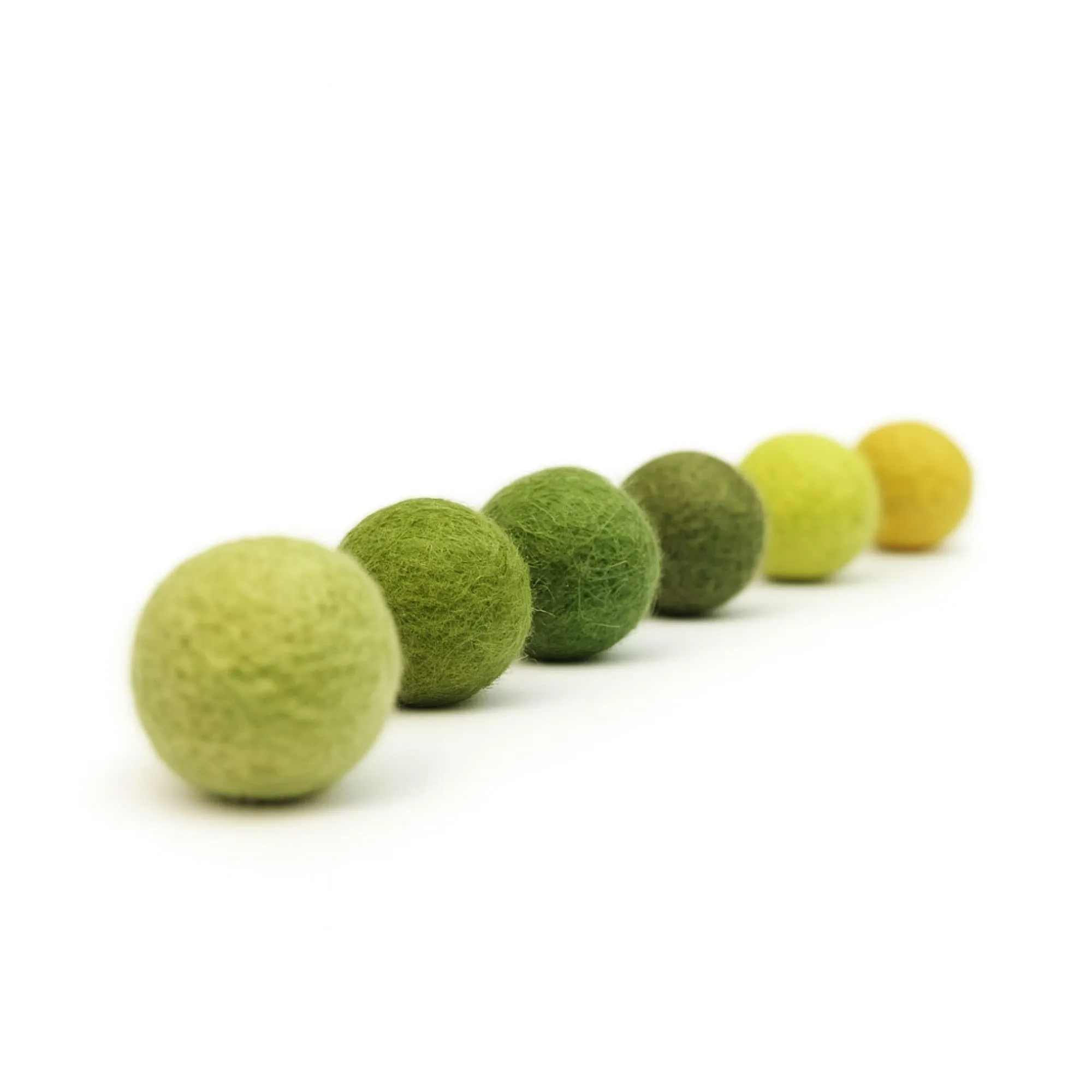 LucyBalu® Matcha Mix Set 6 palline in feltro di lana per gatti - immagine 7