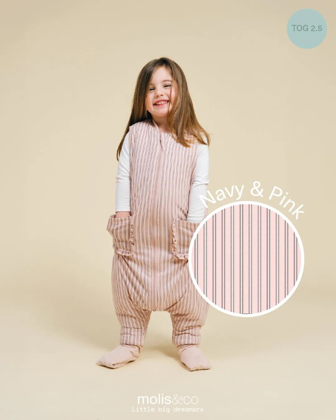 molis&co - Sacco Nanna con piedini e calzini - Sacco nanna invernale per Bambini - Sacchi Nanna 2.5 tog con piedini - 100% Cotone (Oeko-TEX 100) (Navy & Pink Stripes, 3 anni) - immagine 4