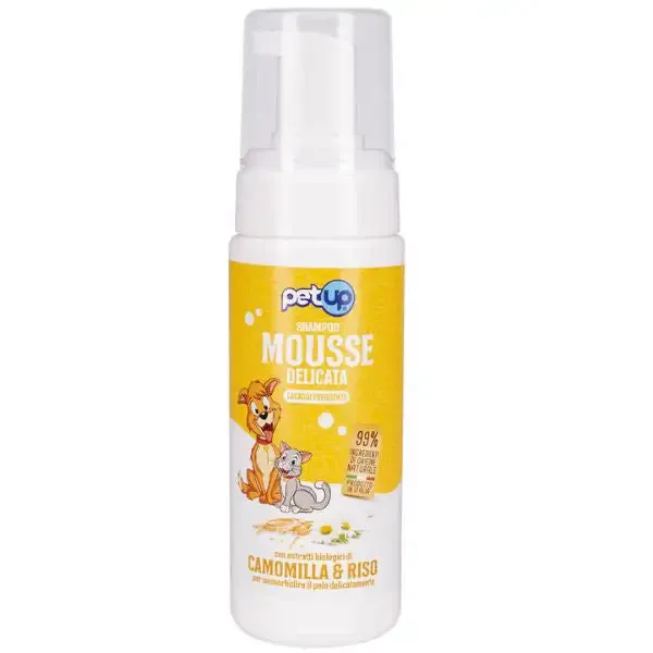 Shampoo Mousse Delicata per lavaggi frequenti PetUp 200 ml Camomilla e riso - immagine 1