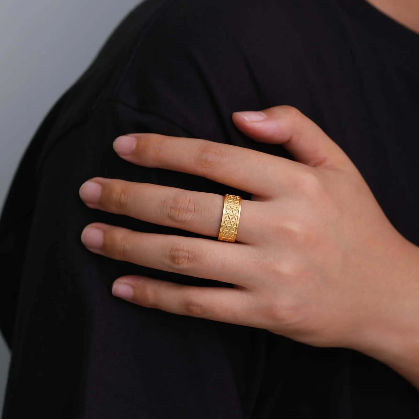 kkjoy Anello Fiore della Vita in Acciaio Inox Anello a Fascia con Sei Petali Anello Promessa Gioielli per Donne Affascinanti Signore - immagine 5