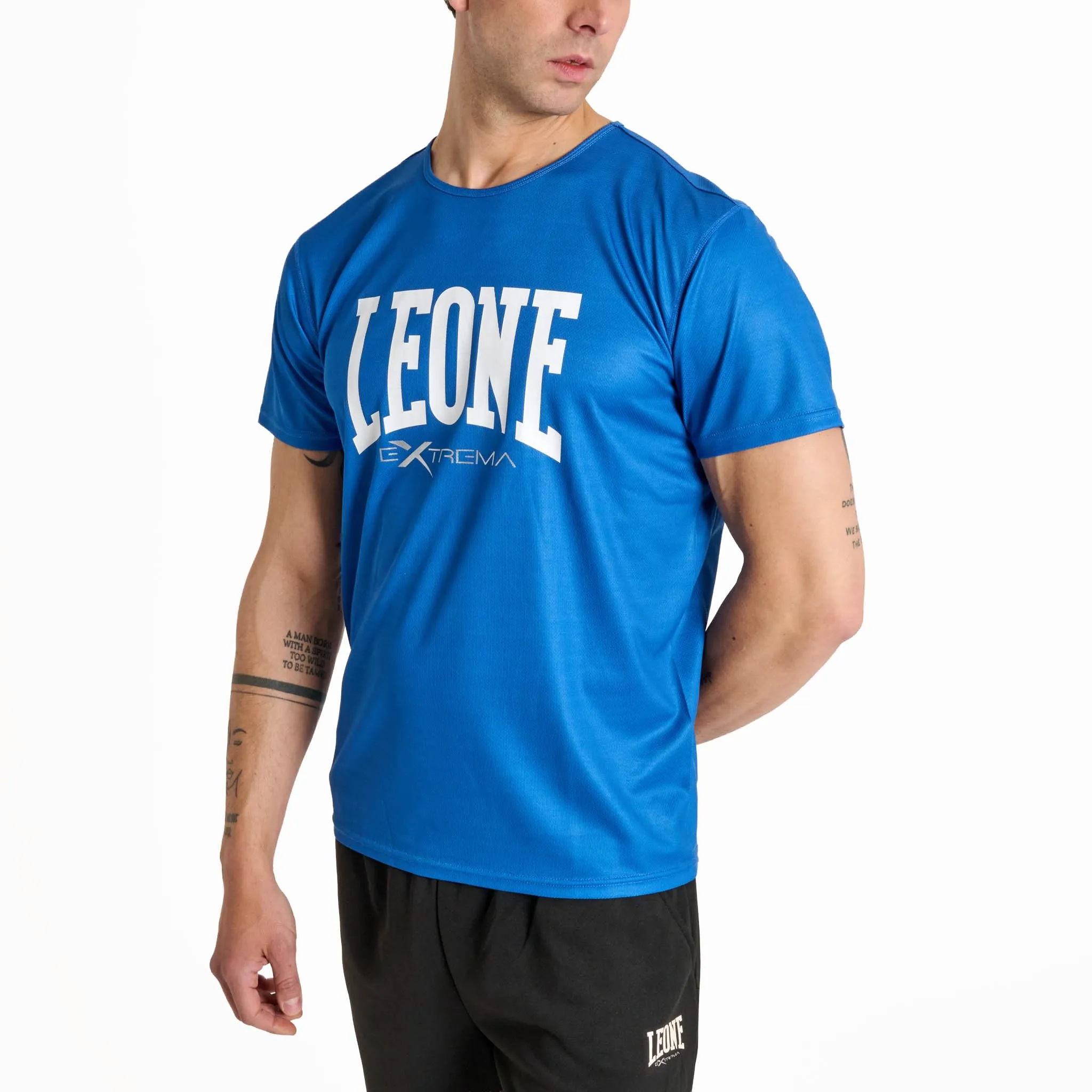 LEONE 1947 ABX106 T-Shirt Uomo Logo, Maglia Palestra Fitness Training Bodybuilding, 100% Poliestere Polymesh, Blu Zaffiro, Taglia M - immagine 1