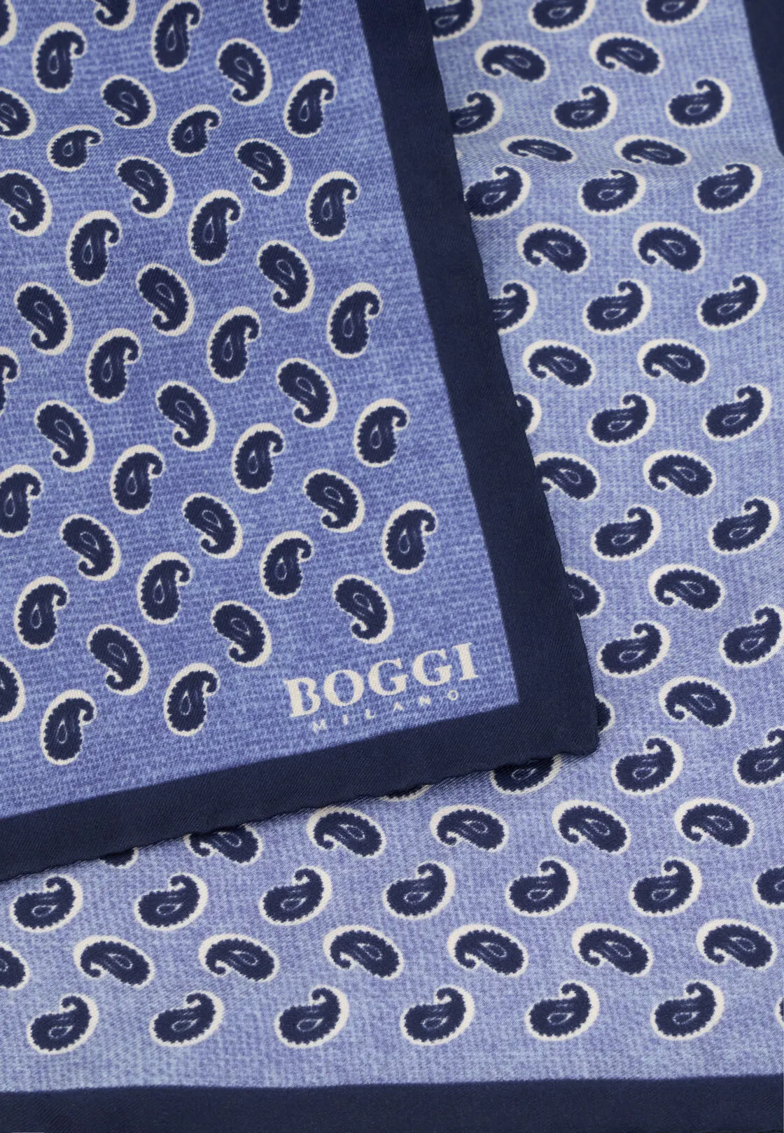 Boggi, Pochette Stampa Micro Paisley In Seta, Uomo, Azzurro - immagine 3
