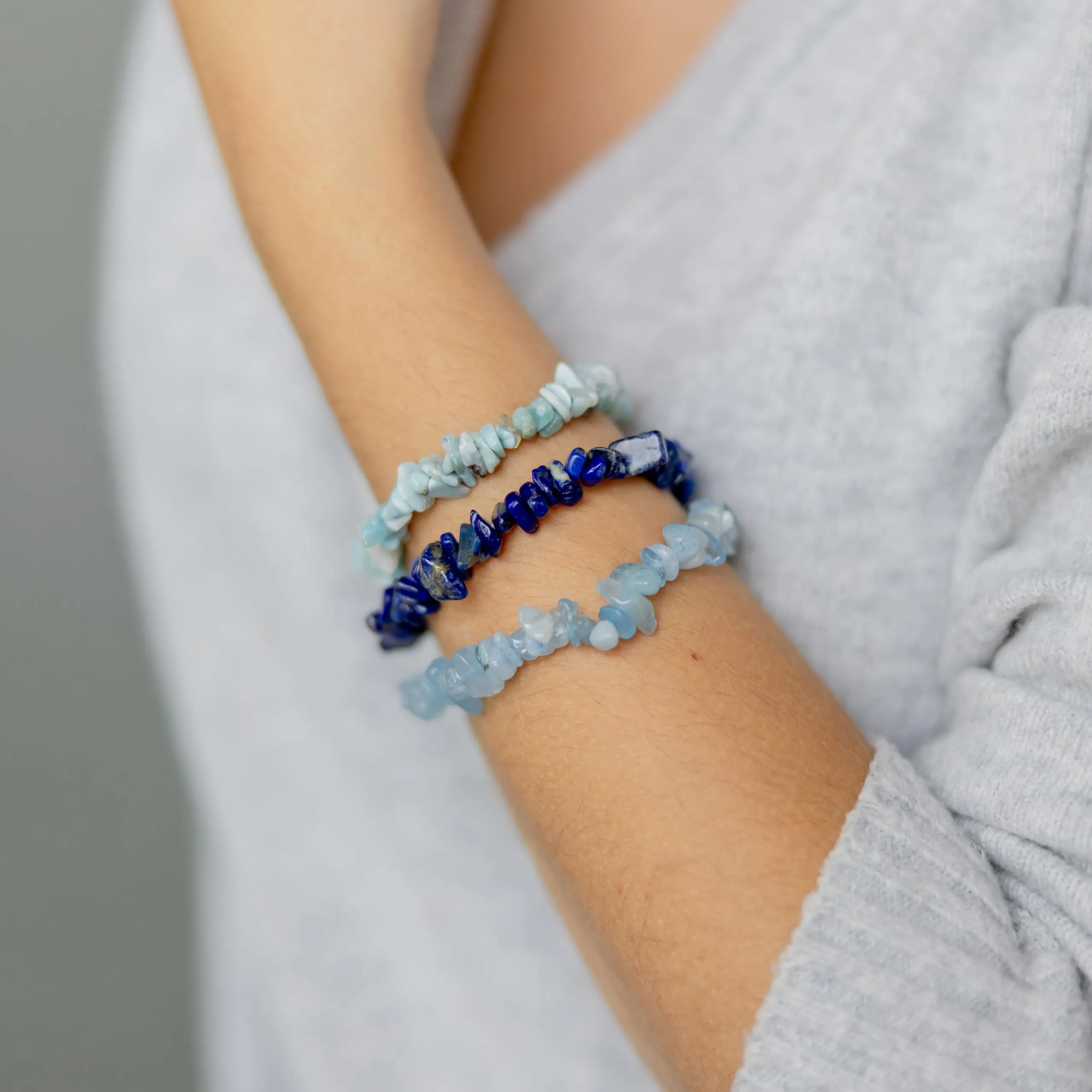 Lebensquelle Plus Bracciale popolare a schegge | Bracciale elastico artigianale a schegge | Vera pietra naturale (Aquamarina) - immagine 2