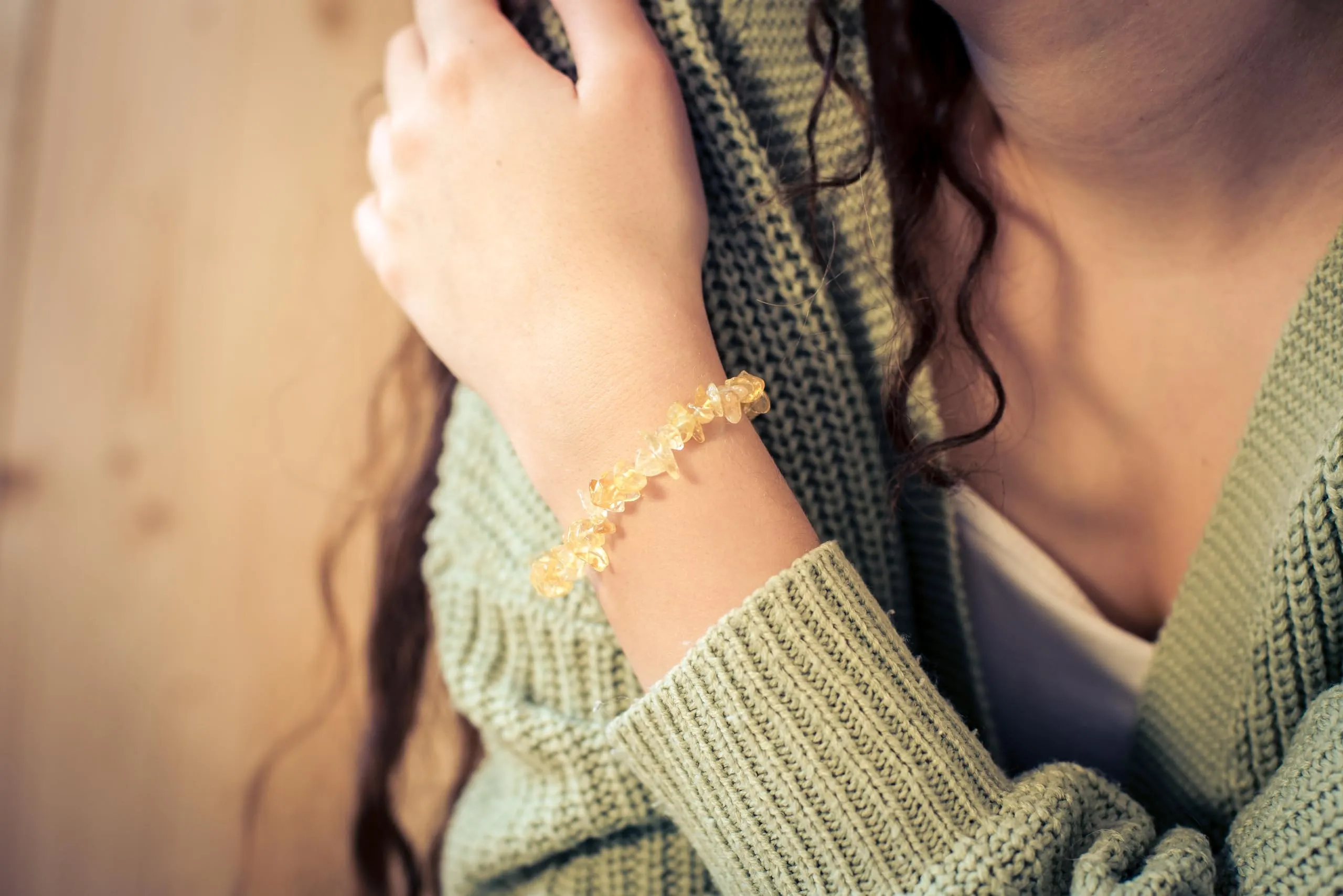 Lebensquelle Plus Bracciale popolare a schegge | Bracciale elastico artigianale a schegge | Vera pietra naturale (Citrino) - immagine 2