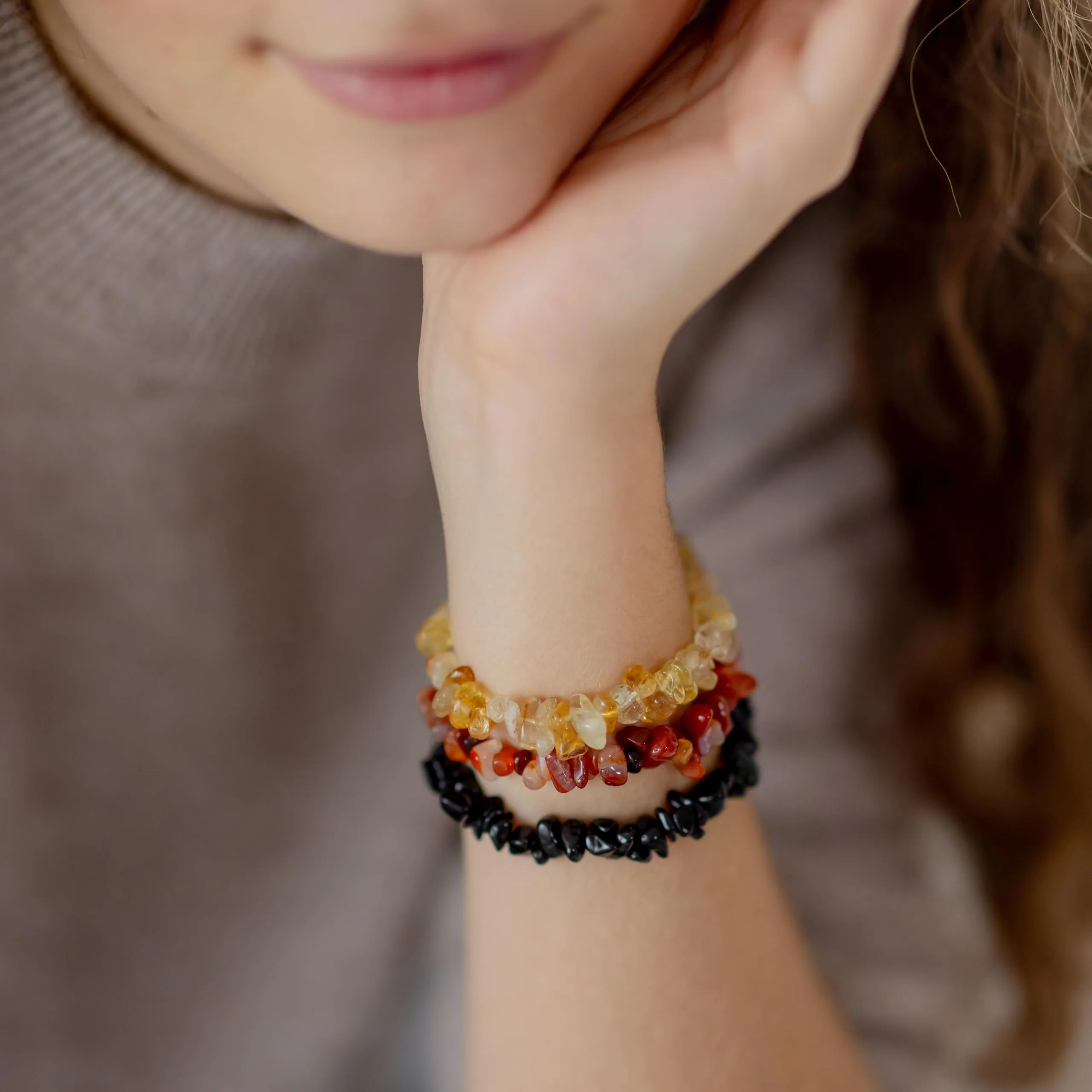 Lebensquelle Plus Bracciale popolare a schegge | Bracciale elastico artigianale a schegge | Vera pietra naturale (Citrino) - immagine 3