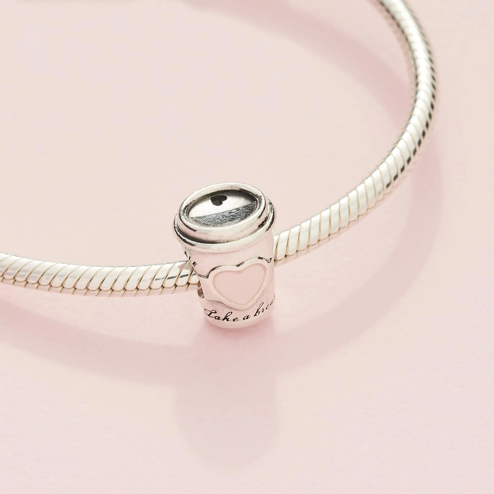 PANDORA Passions Ciondolo in argento con tazzina da caffè con smalto rosa - immagine 6