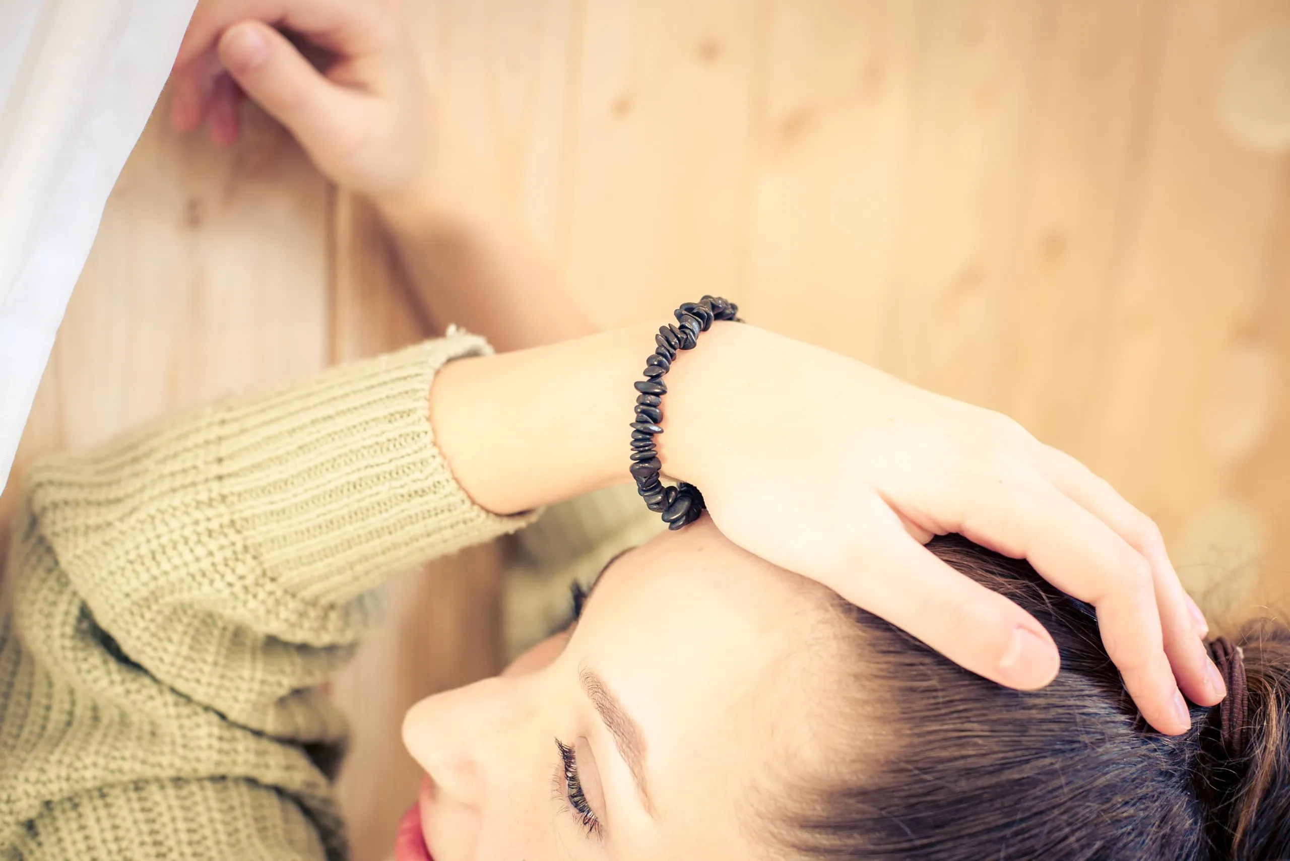 Bracciale popolare a schegge Bracciale elastico artigianale a schegge - immagine 3