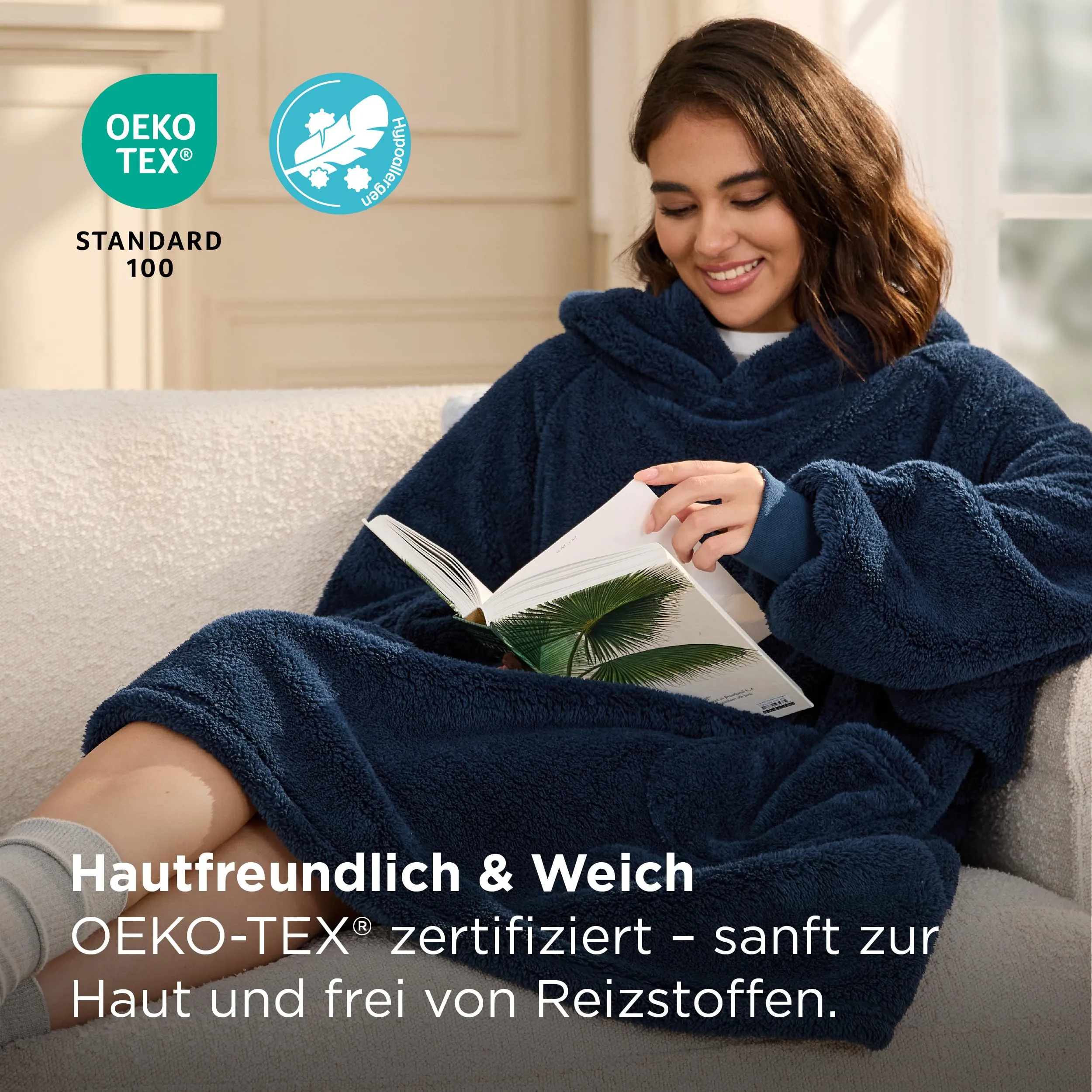 Bedsure Coperta con Cappuccio e Maniche Regalo Blu - 95x85cm - immagine 2
