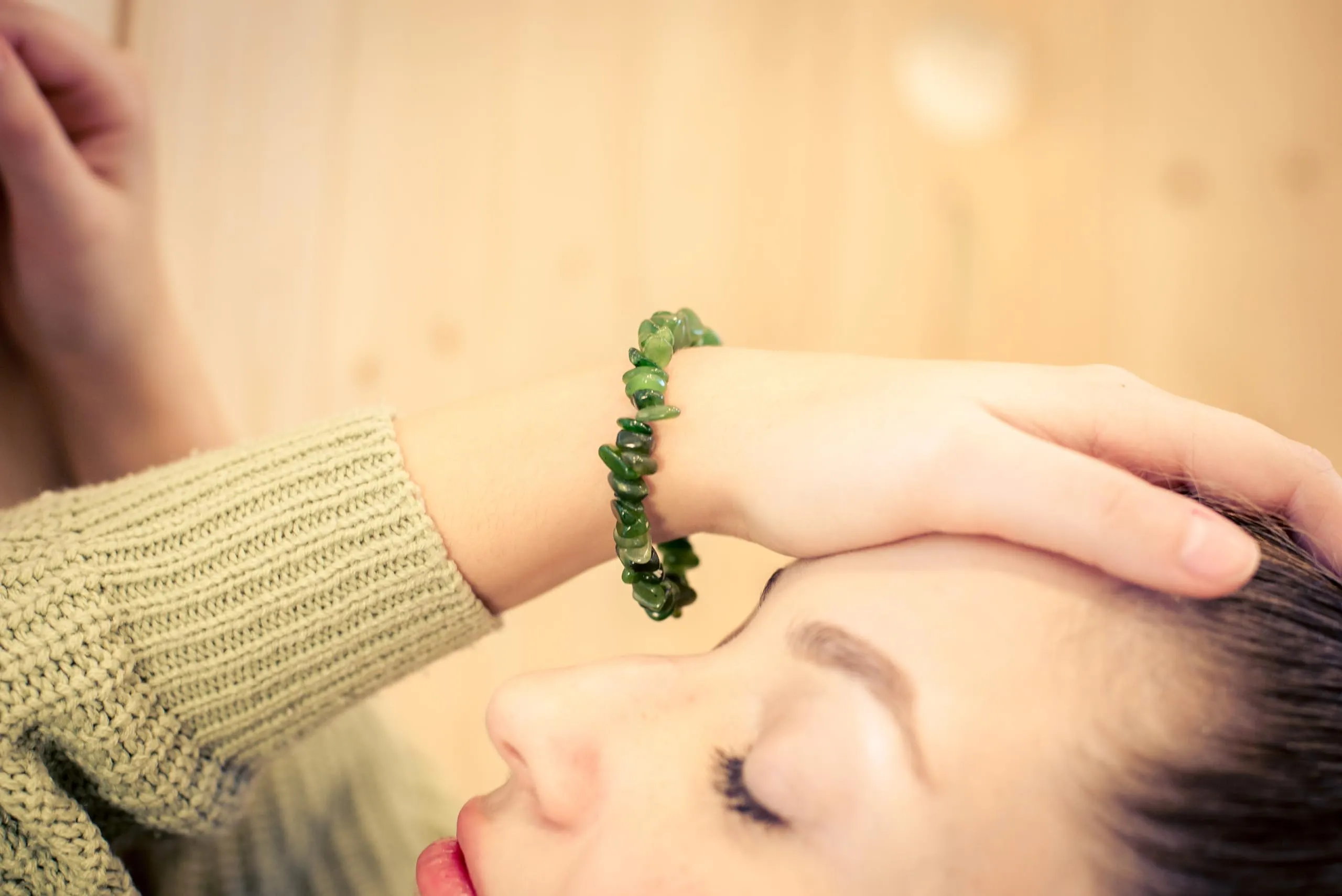 Lebensquelle Plus Bracciale popolare a schegge | Bracciale elastico artigianale a schegge | Vera pietra naturale (Giada nefrite) - immagine 7