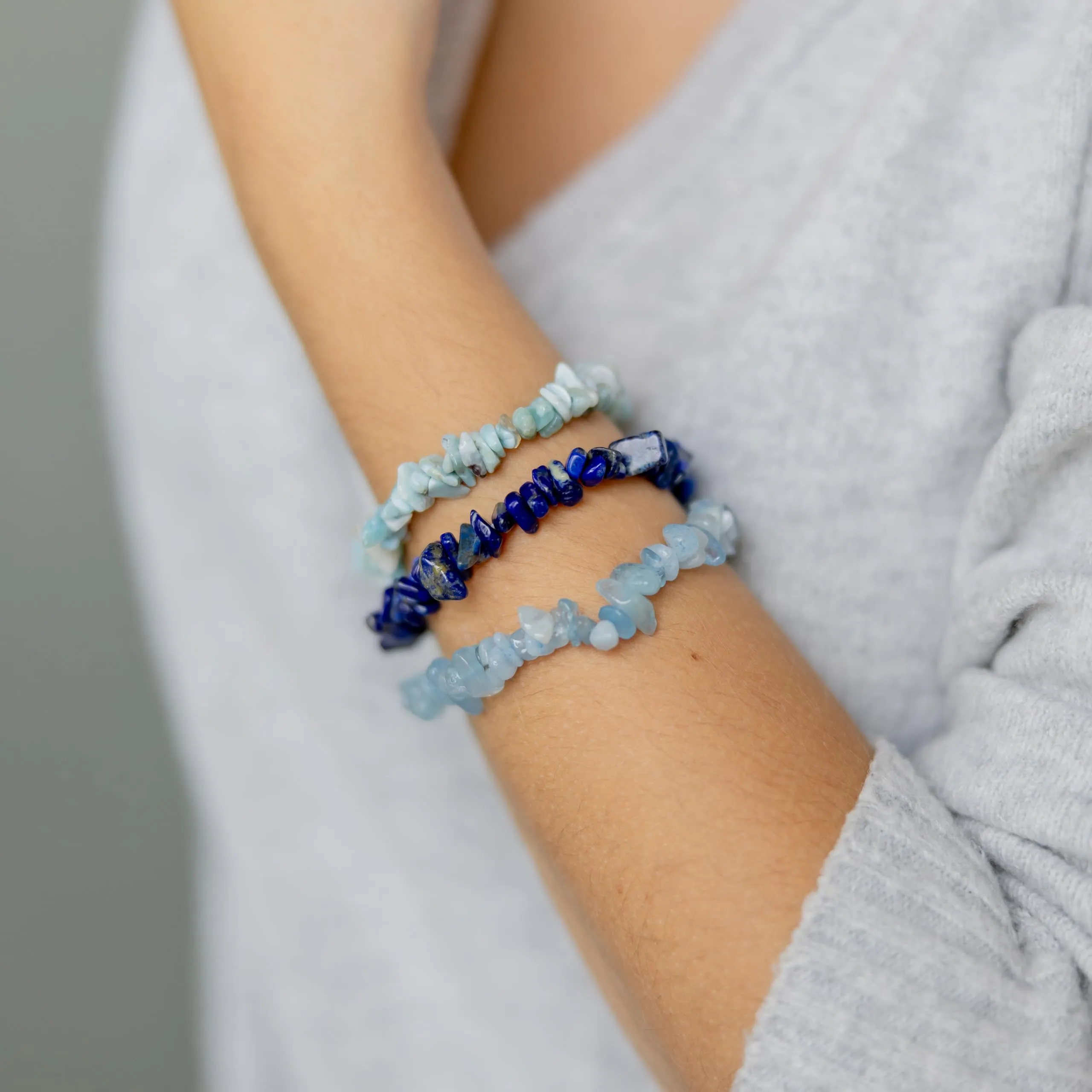 Lebensquelle Plus Bracciale popolare a schegge | Bracciale elastico artigianale a schegge | Vera pietra naturale (Larimar) - immagine 2