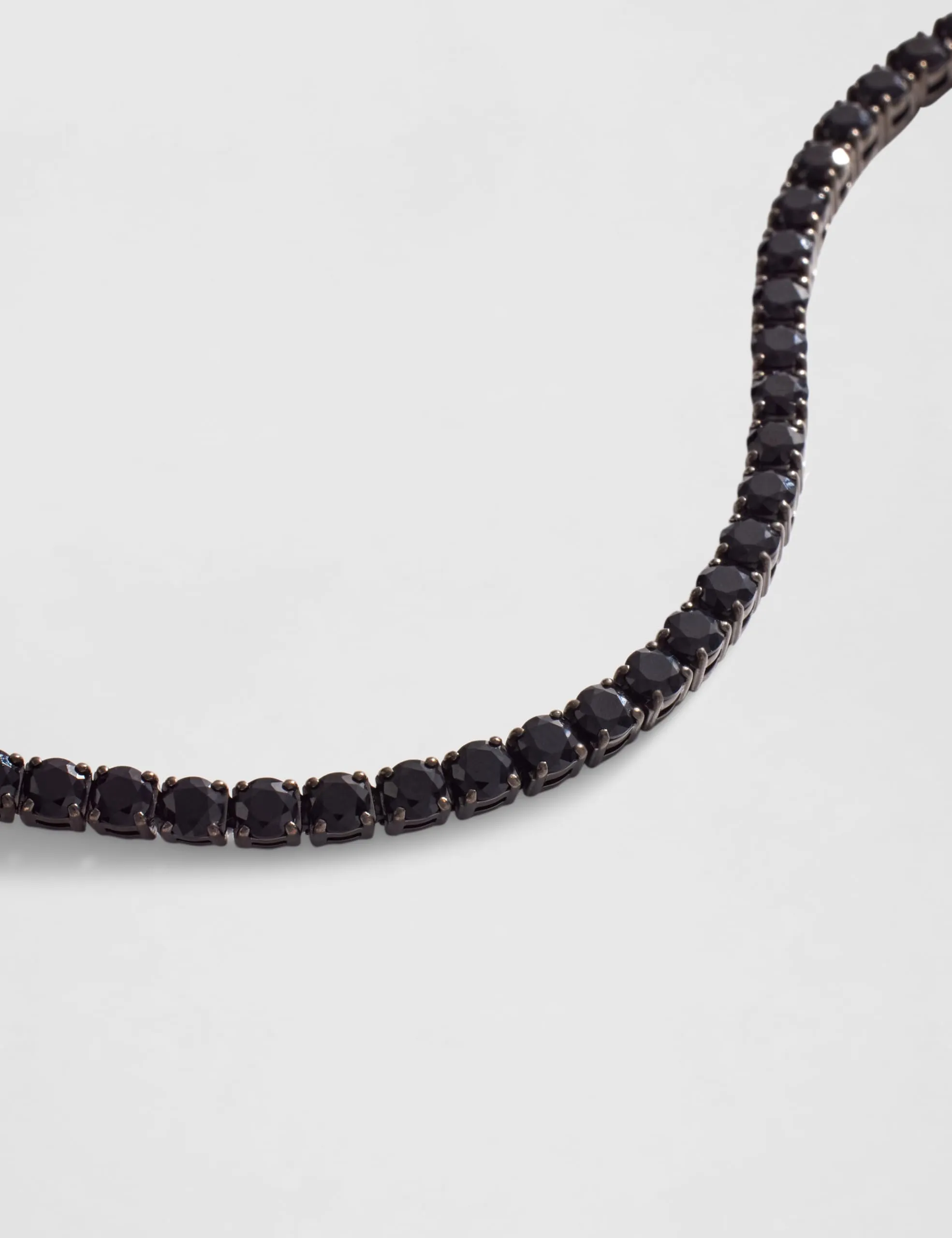 Swarovski Matrix Bracciale Tennis, Gioiello Versatile con Cristalli Neri, Pietre Preziose a Taglio Round, Chiusura a Linguetta, Taglia S, Placcatura in Tonalità Rutenio, 15,5 cm, 0,4 cm - immagine 4