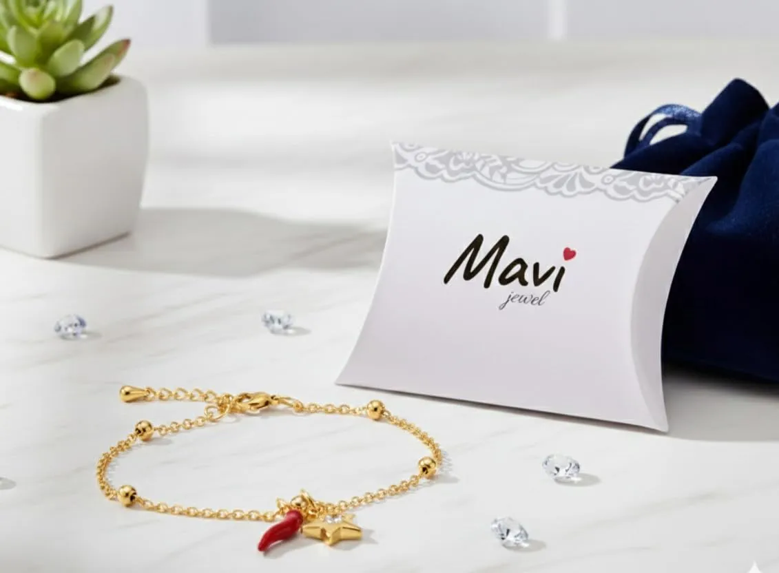 Bracciale donna acciaio con charm e corno portafortuna (stella oro) - immagine 2