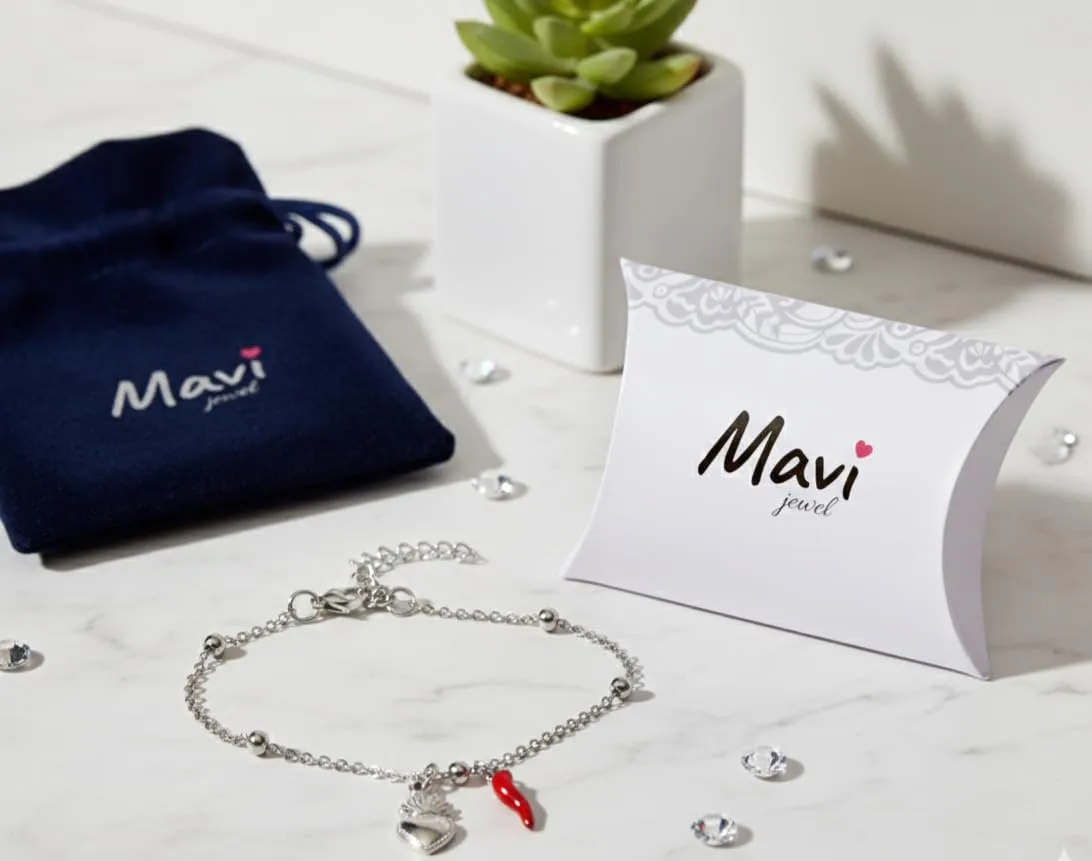Bracciale donna acciaio con charm e corno portafortuna (cuore argento) - immagine 3