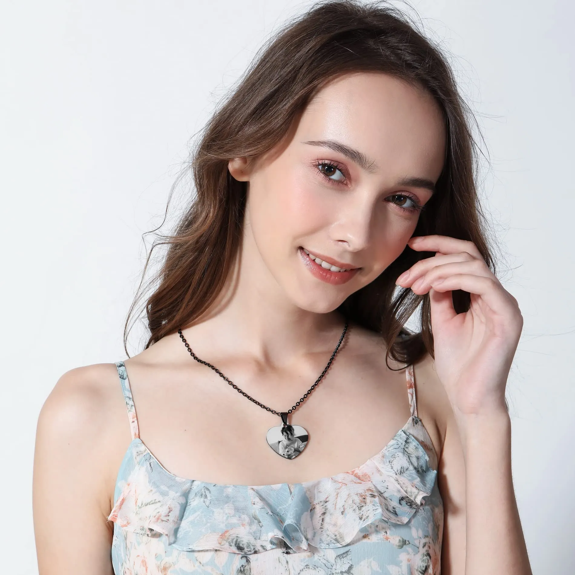 OTXIXTO Ciondolo Cuore Personalizzato per Donne Incisione Nome/Testo/Data Collana con Immagine in Bianco e Nero per Coppie dell'Acciaio Inossidabile Amanti Gioielli Regali per Damigella D'onore(Nero34 - immagine 2