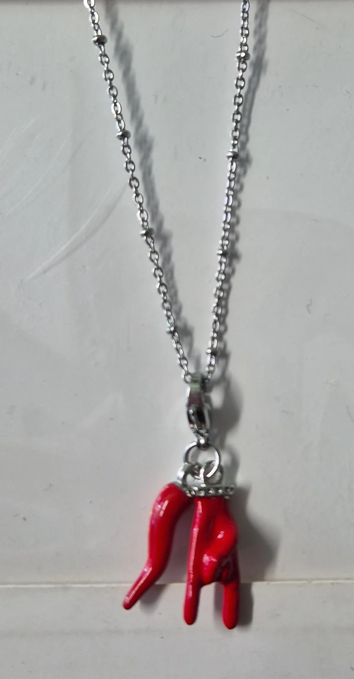 Mavi jewel pendolo corna portafortuna in acciaio con scatola (rosso) - immagine 4
