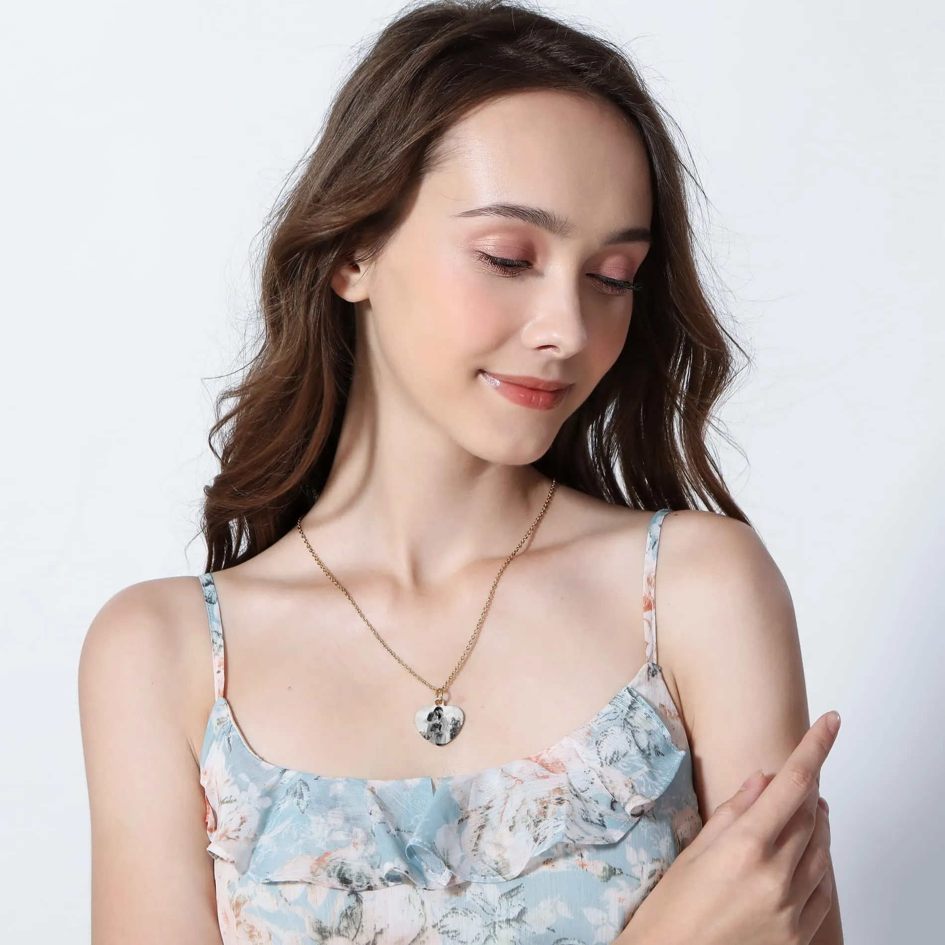 OTXIXTO Ciondolo Cuore Personalizzato per Donne Incisione Nome/Testo/Data Collana con Immagine in Bianco e Nero per Coppie dell'Acciaio Inossidabile Amanti Gioielli Regali per Damigella D'onore(Oro 25 - immagine 2