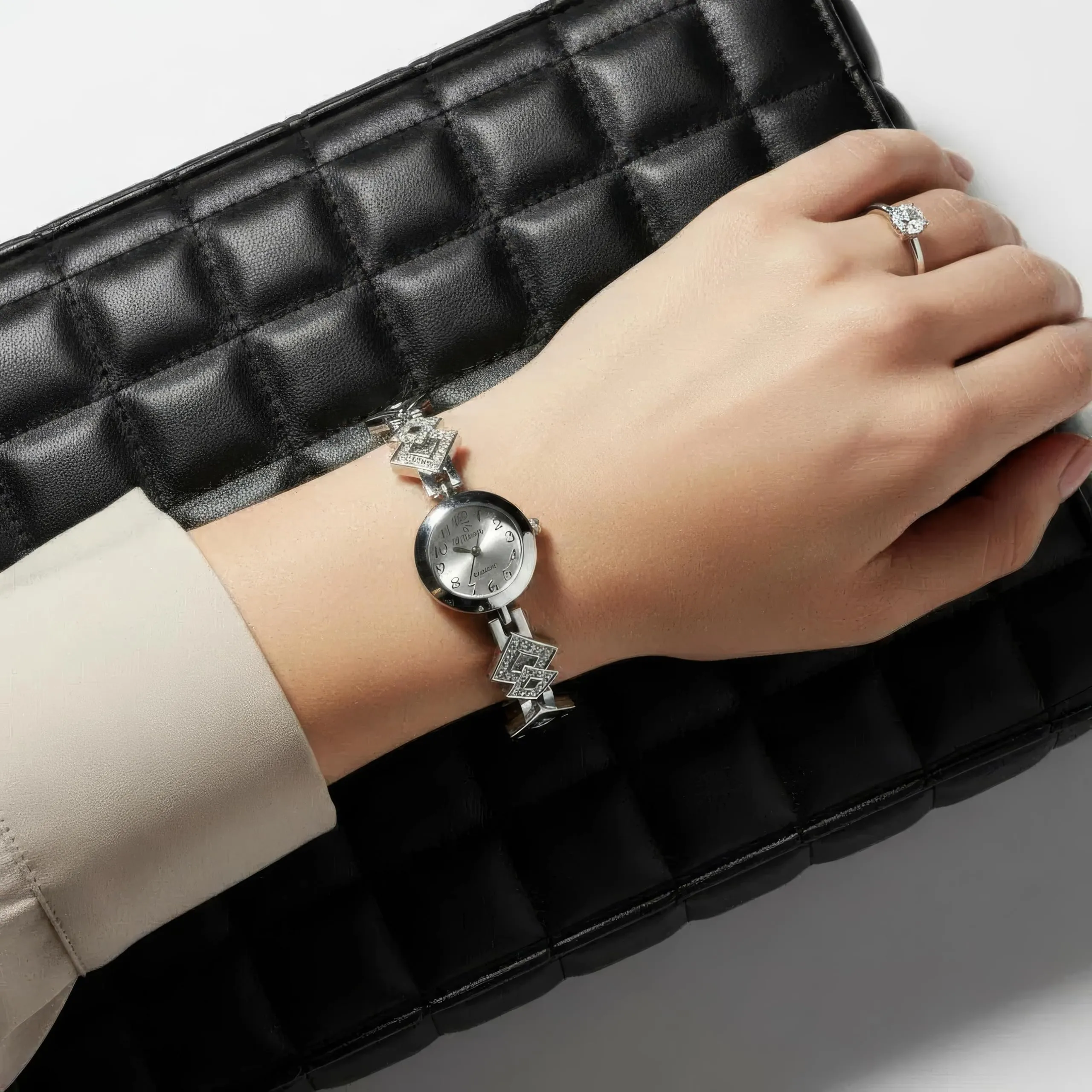 Cofanetto Orologio Donna - Parure di gioielli- Collana-Anello- Orecchini - Cinturino - immagine 2
