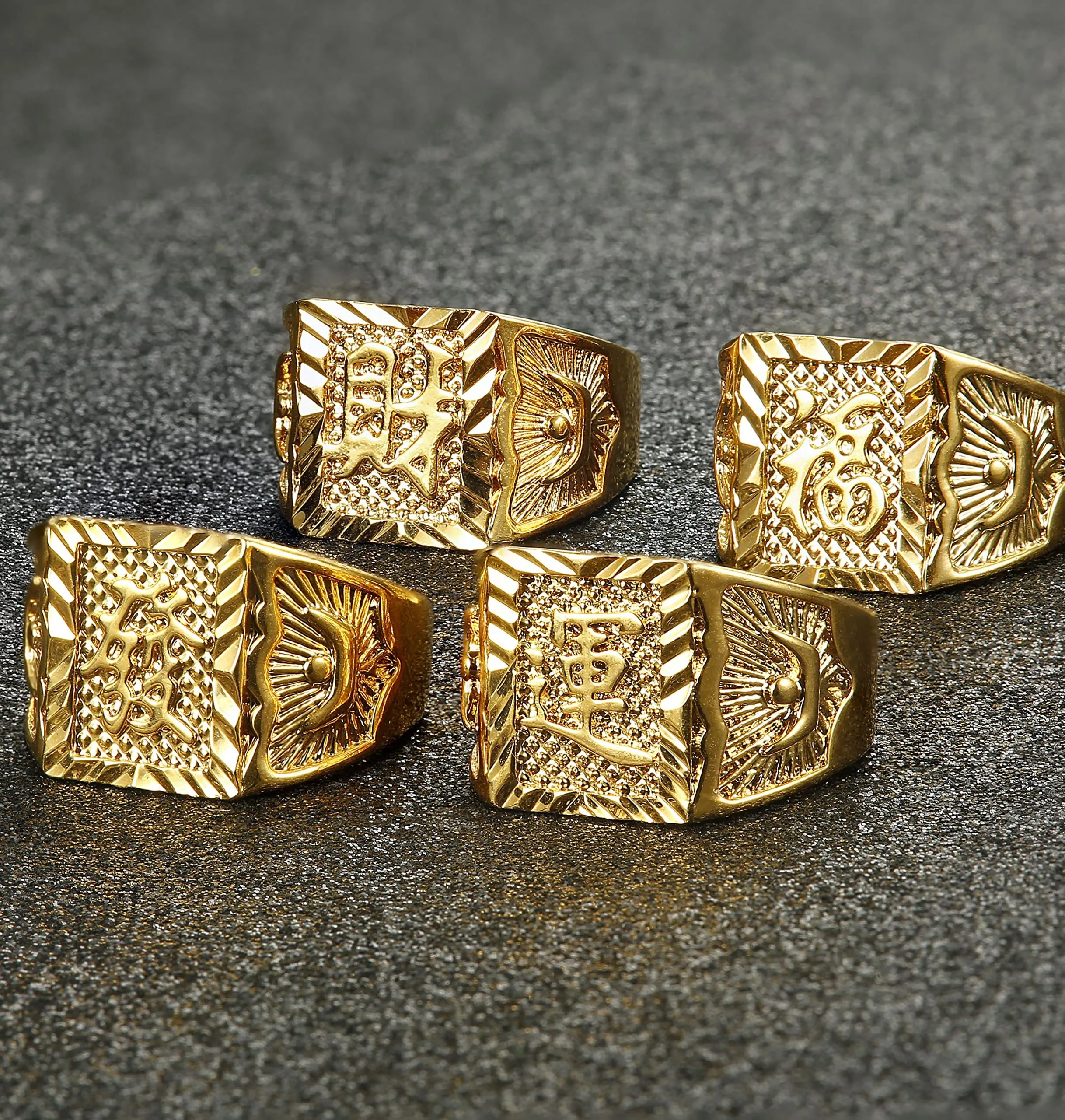 MILACOLATO 4Pcs Anello Uomo Placcato Oro 18 Carati - immagine 2