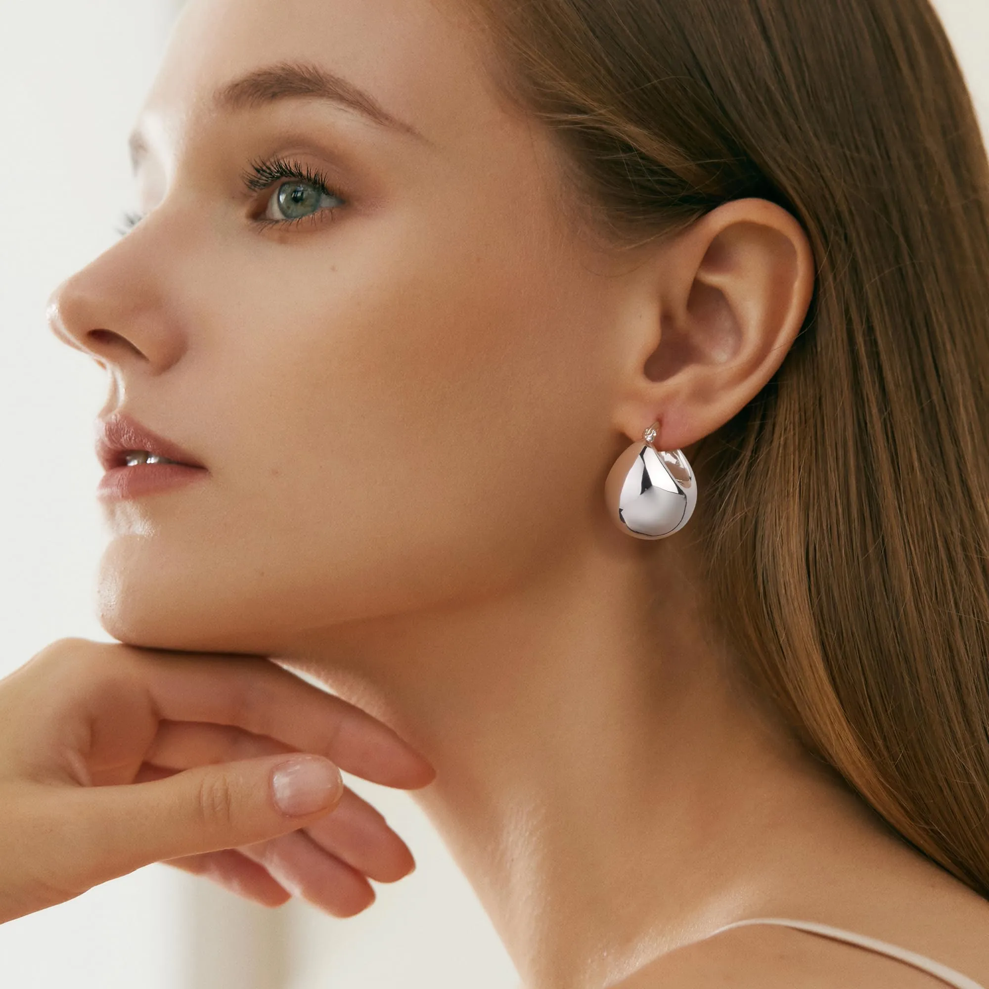 Orecchini A Cupola Argentati Léggeri Lucidi Design Classico Elegante Donna - immagine 2