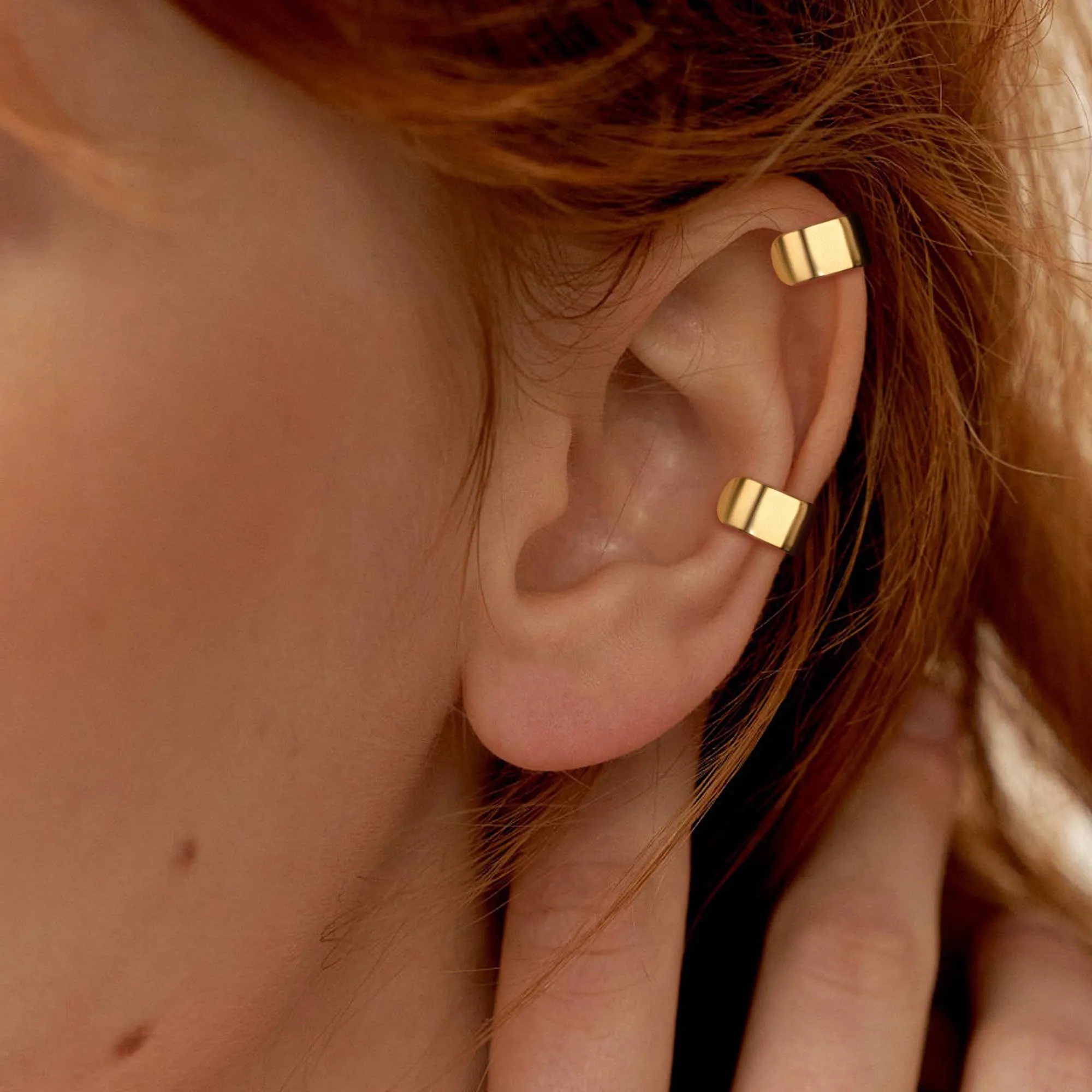 Orecchini A Clip Dorati Ampi Liscio Stile Minimal Chic Gioiello Donna - immagine 3