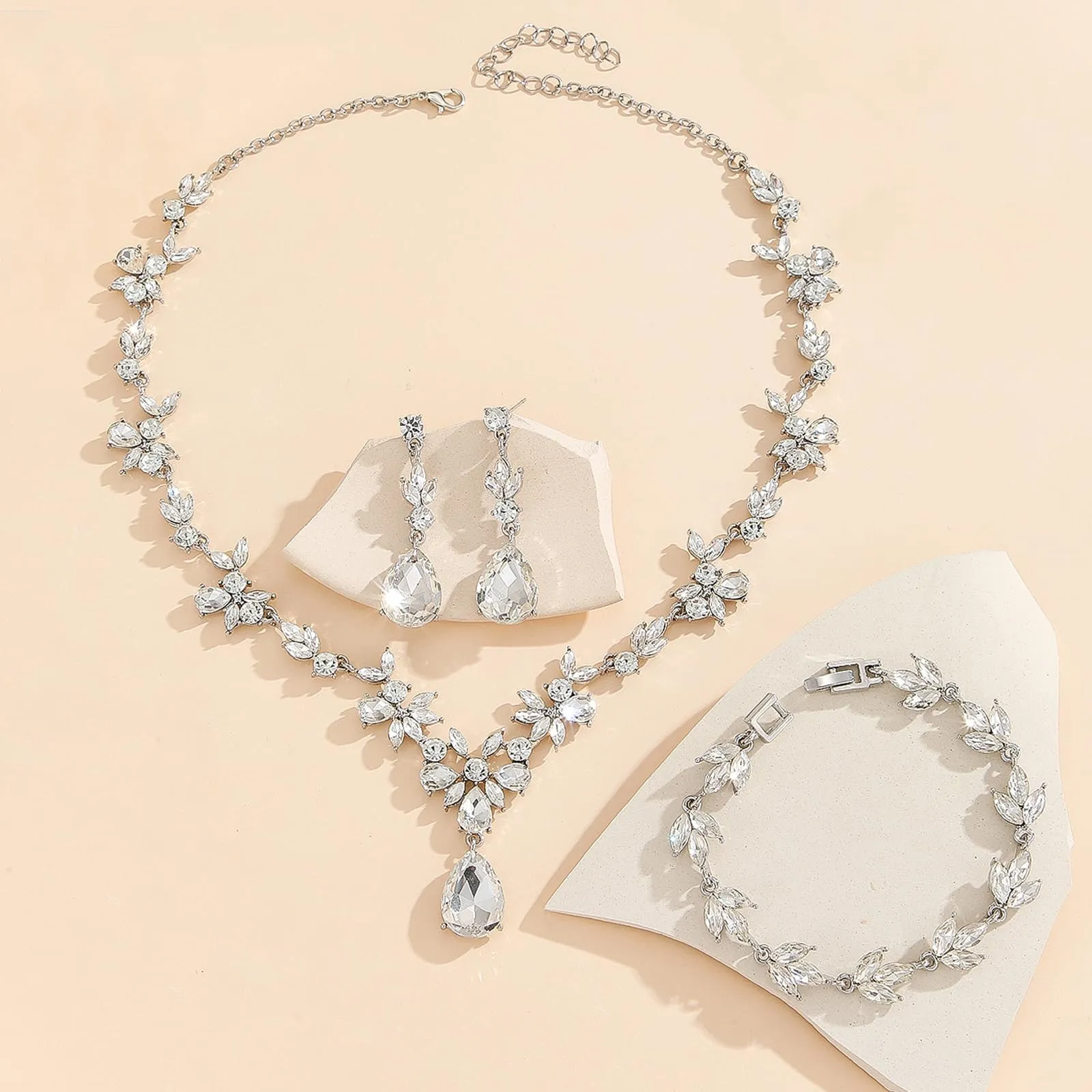 Set di Gioielli da Sposa in Argento con Strass Brillanti Cristallo Collana Orecchini Braccialetti Set Eleganti Goccia Zirconia Cubica Parure Gioielli Regalo da Ballo Formali per Spose (Argento2) - immagine 8