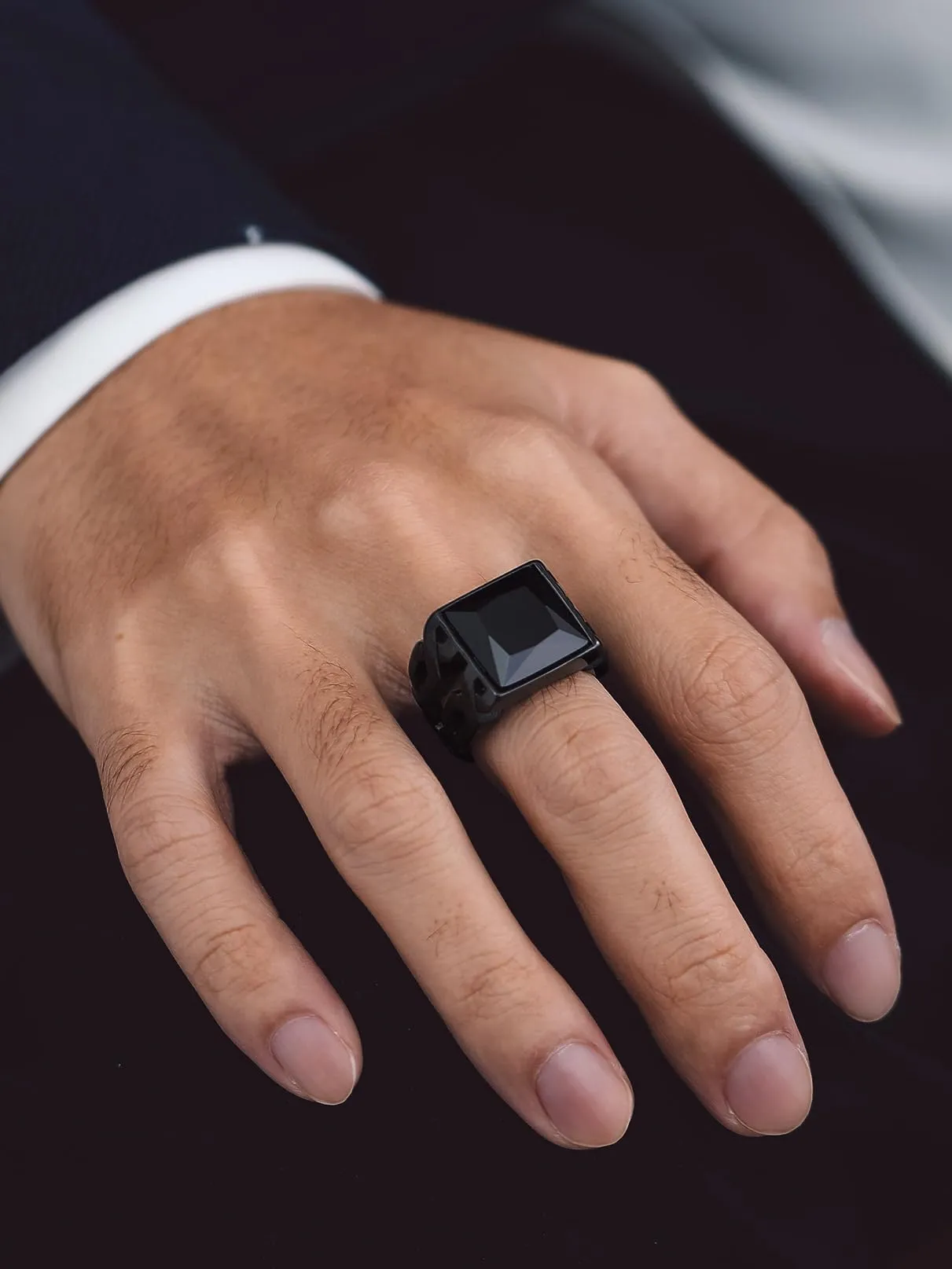 Bandmax Anello Uomo in Acciaio Inossidabile, Anello Argento Uomo con Topazio Blu,Anello Triquetra Nodo Celtico Misura 14.5 Circonferenza 54.4mm, Confezione Regalo - immagine 3