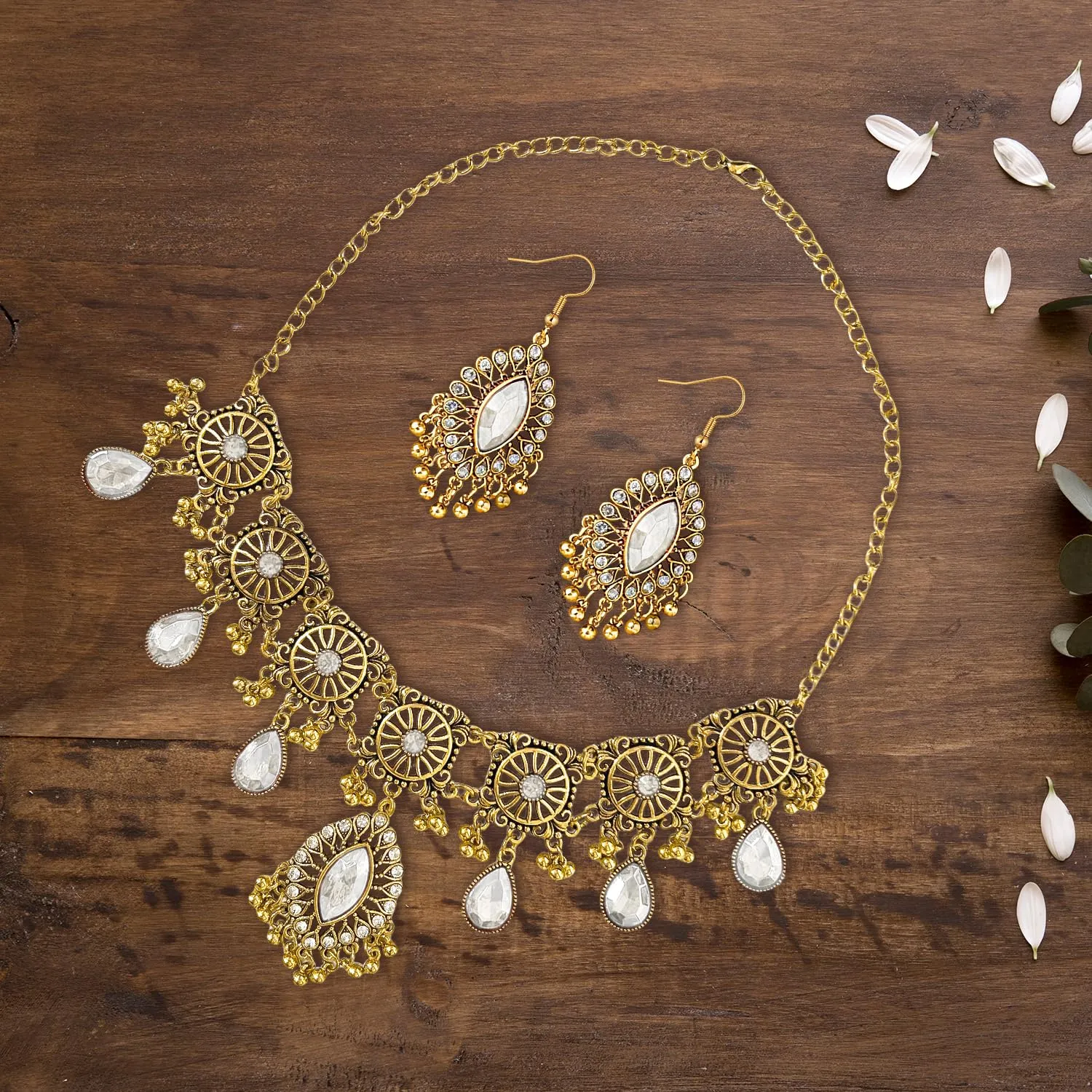VLYX Set di Gioielli Indiani Tradizionali per Donna - Collana e Orecchini Jhumka - Stile Boho Etnico per Matrimoni, Feste e Occasioni Festive (Bianco) - immagine 5