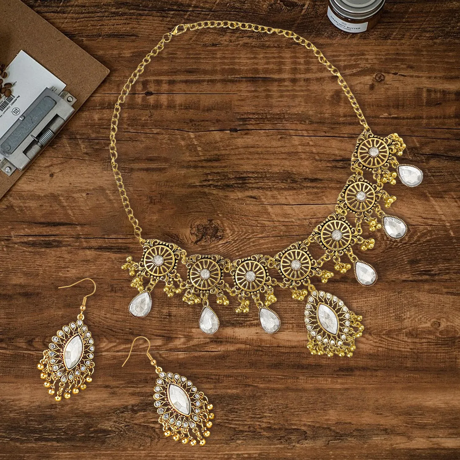 VLYX Set di Gioielli Indiani Tradizionali per Donna - Collana e Orecchini Jhumka - Stile Boho Etnico per Matrimoni, Feste e Occasioni Festive (Bianco) - immagine 6