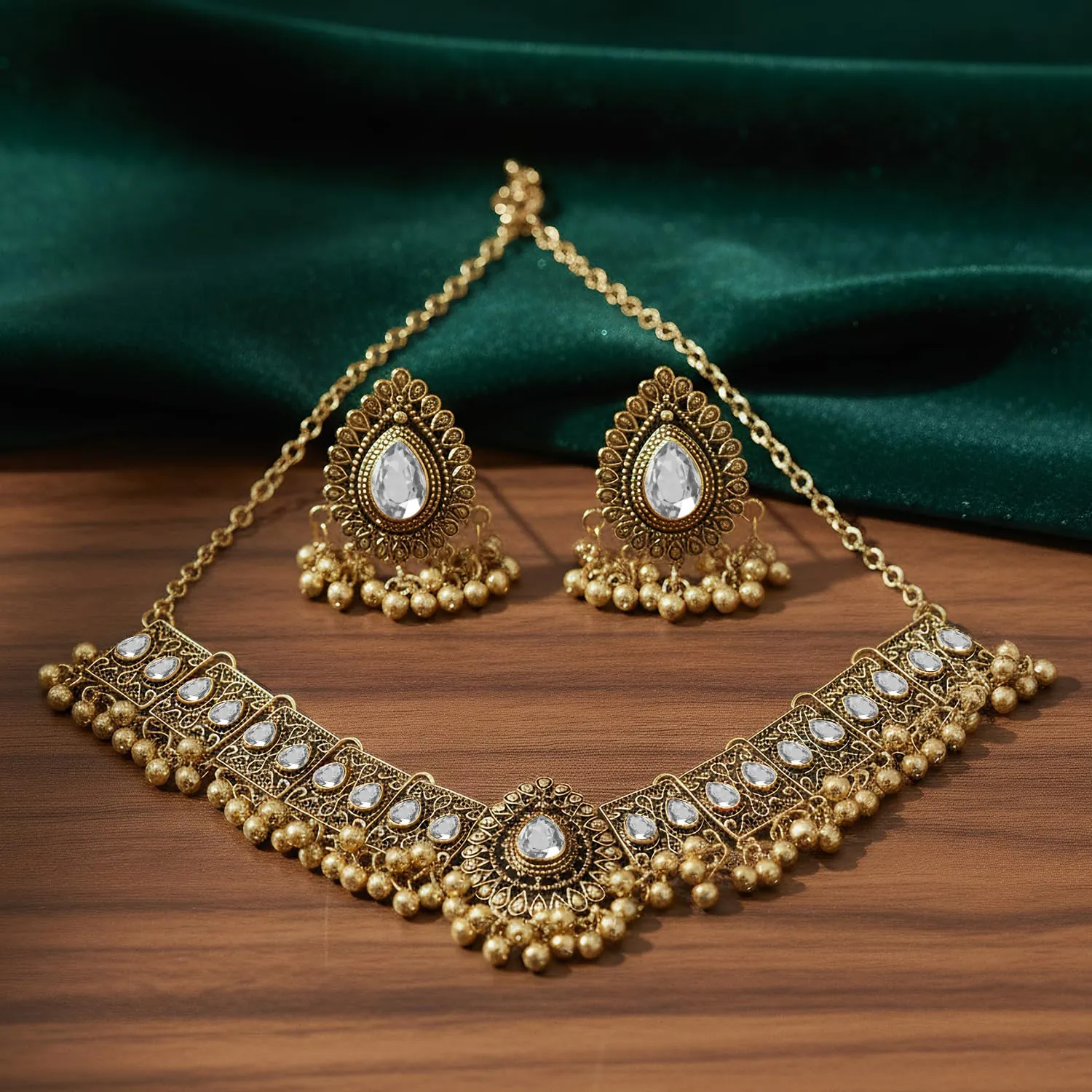 VLYX Set di Gioielli Tradizionali Indiani per Donna, Collana e Orecchini Jhumka per Outfit da Cerimonia (Bianco) - immagine 6