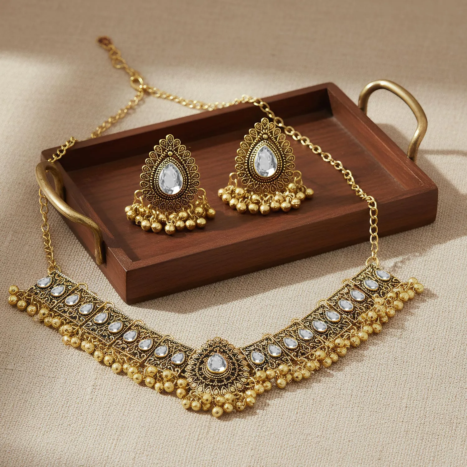 VLYX Set di Gioielli Tradizionali Indiani per Donna, Collana e Orecchini Jhumka per Outfit da Cerimonia (Bianco) - immagine 7