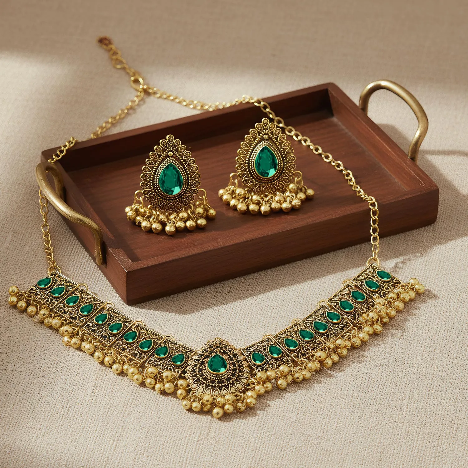 VLYX Set di Gioielli Tradizionali Indiani per Donna, Collana e Orecchini Jhumka per Matrimoni e Feste (Verde) - immagine 7
