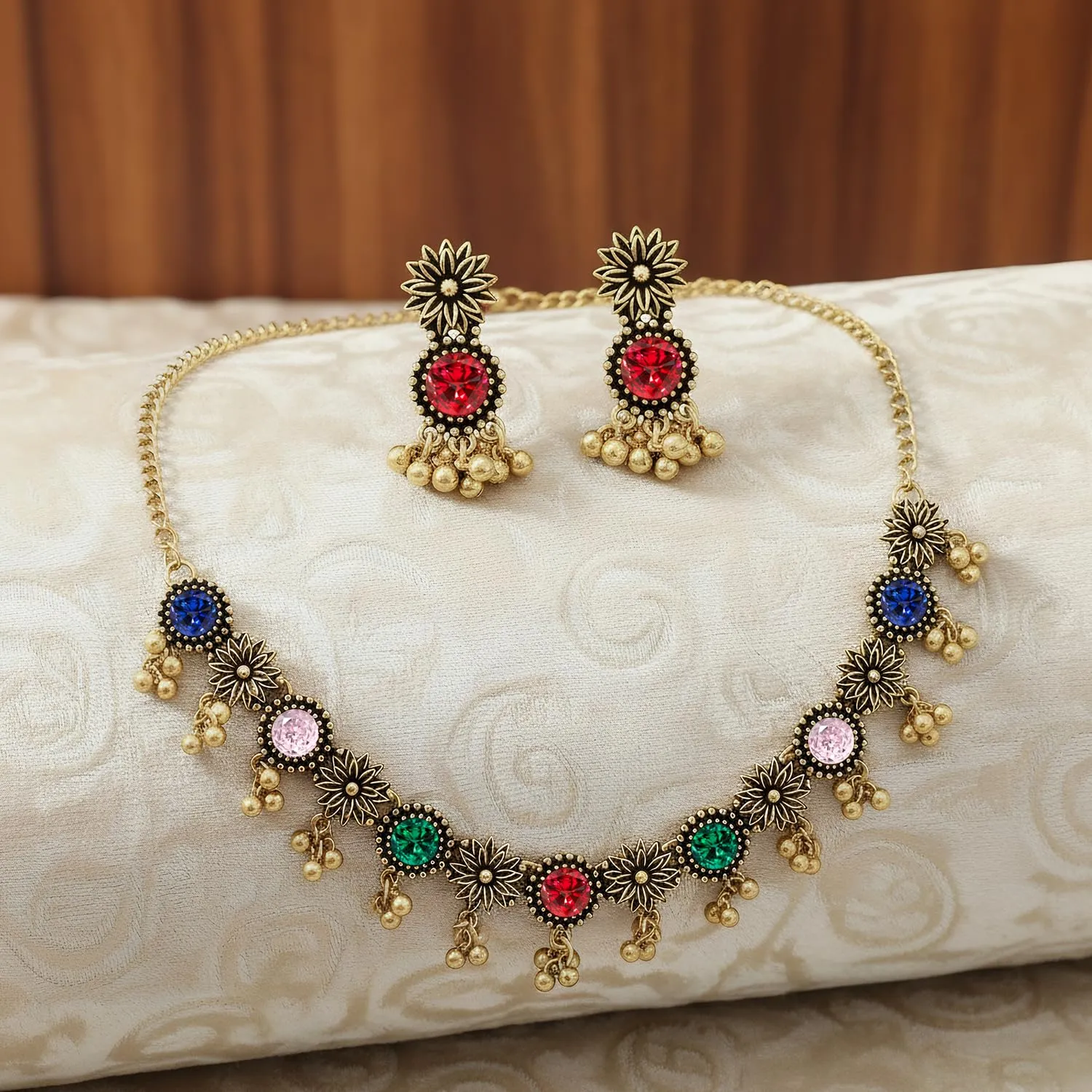 VLYX Set di gioielli tradizionali indiani per donne, Collana e orecchini Jhumka, Stile boho etnico, Regalo matrimonio festa (Colorato) - immagine 6