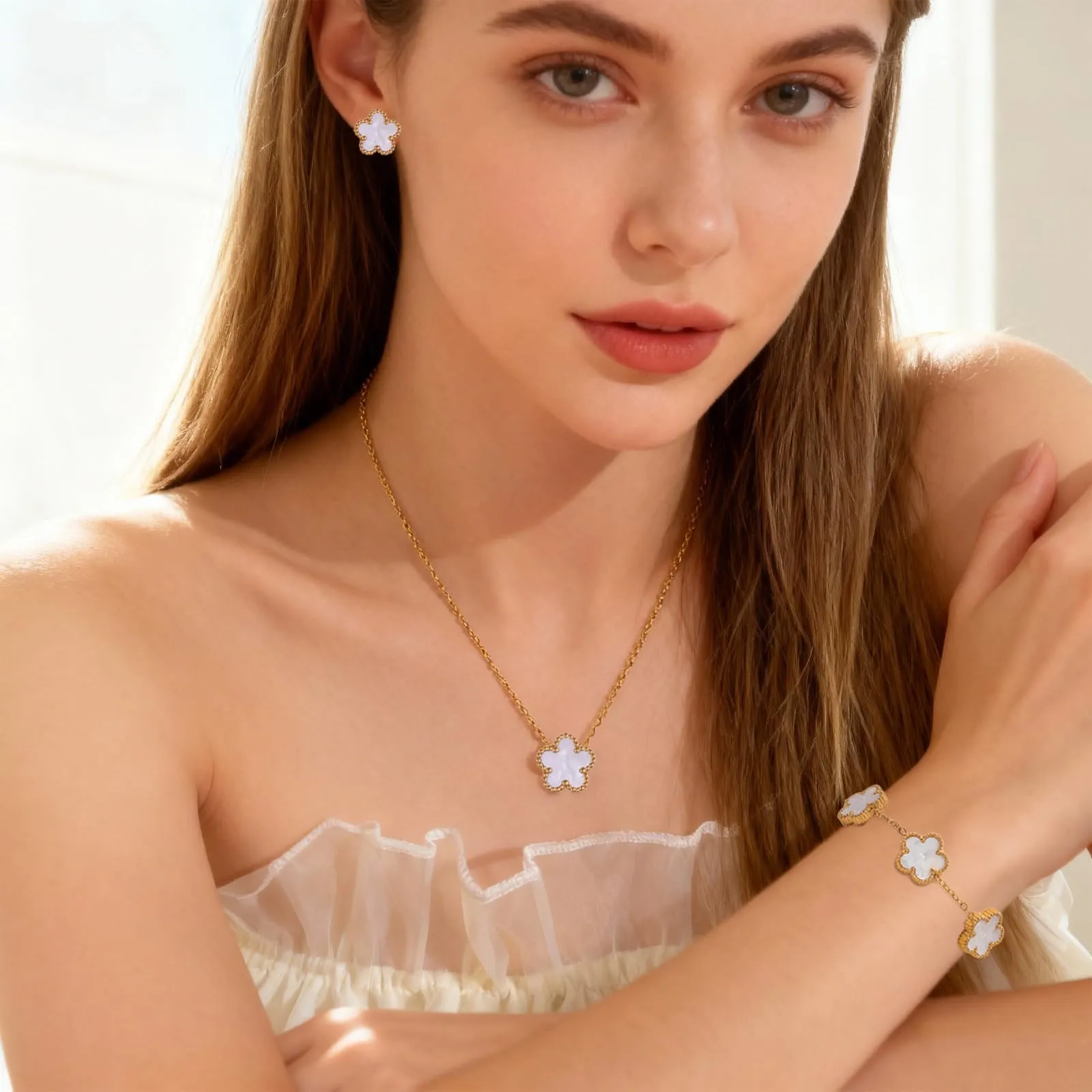Bcenoilua Parure Gioielli Quadrifoglio da Donna 18K Placcato Oro Fortunato Quadrifoglio Bracciali Collana Orecchini Fiore Set di Gioielli Sposa Regalo per Fidanzata Mamma - immagine 6