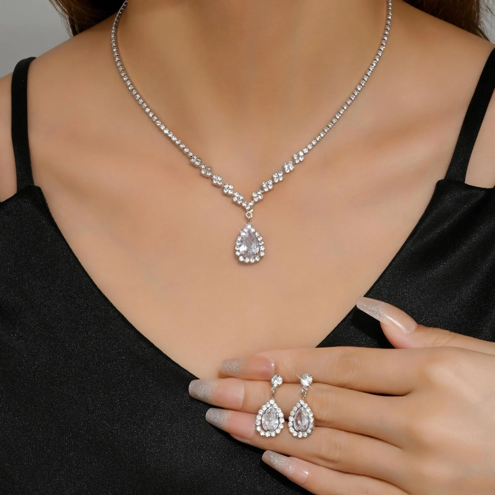 Set di Gioielli da Sposa in Argento con Strass Brillanti Cristallo Collana Orecchini Braccialetti Set Eleganti Goccia Zirconia Cubica Parure Gioielli Regalo da Ballo Formali per Spose (Argento4) - immagine 3