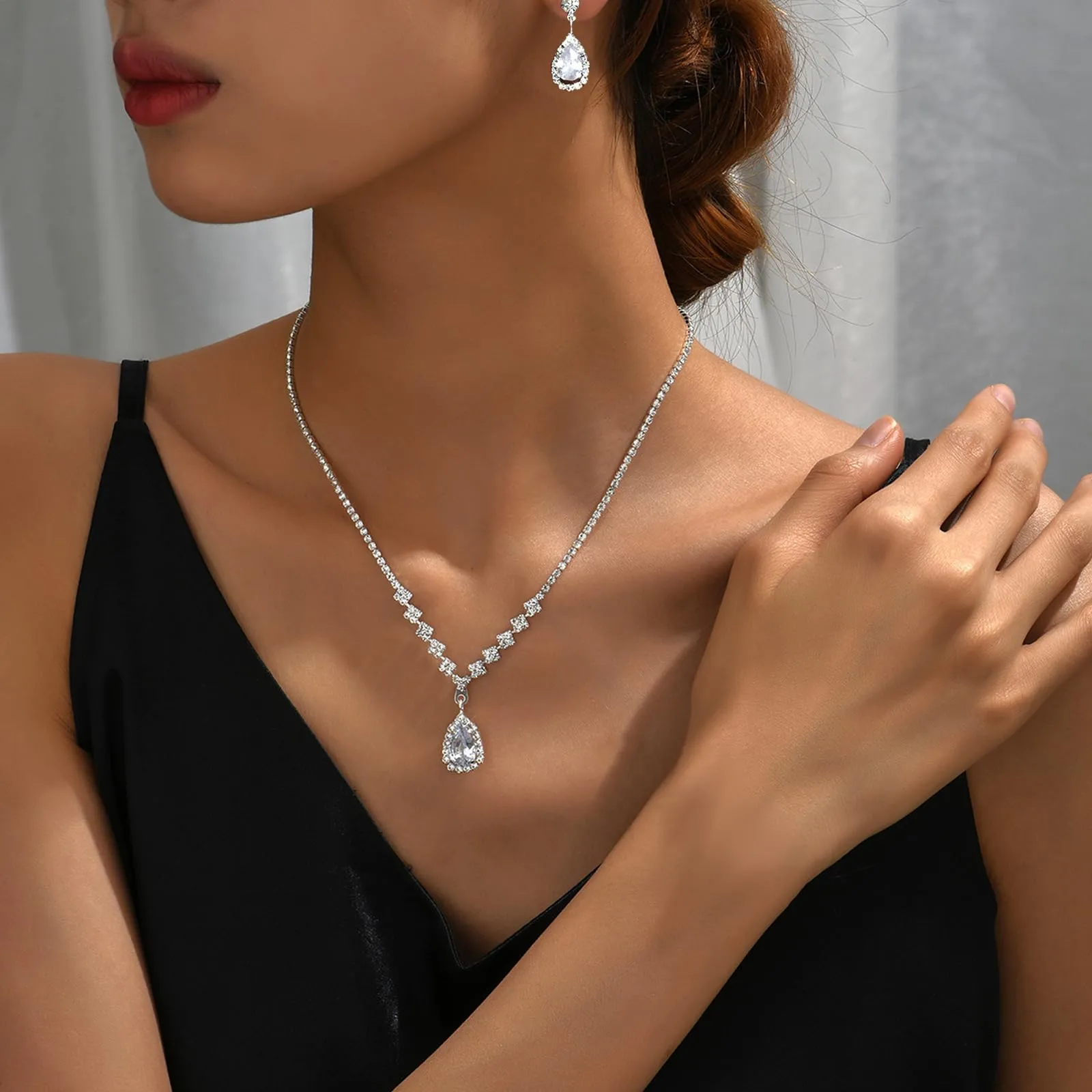 Set di Gioielli da Sposa in Argento con Strass Brillanti Cristallo Collana Orecchini Braccialetti Set Eleganti Goccia Zirconia Cubica Parure Gioielli Regalo da Ballo Formali per Spose (Argento4) - immagine 6