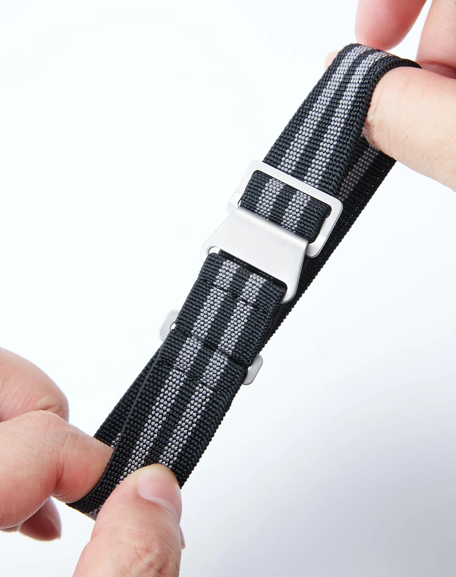 BINLUN Cinturino per Orologio in Nylon Elastico di Ricambio Militare Cinturino a Strappo Paracadute Marina Nazionale per Uomo Donna Fibbia Nero/Argento 18/20/22mm - immagine 2