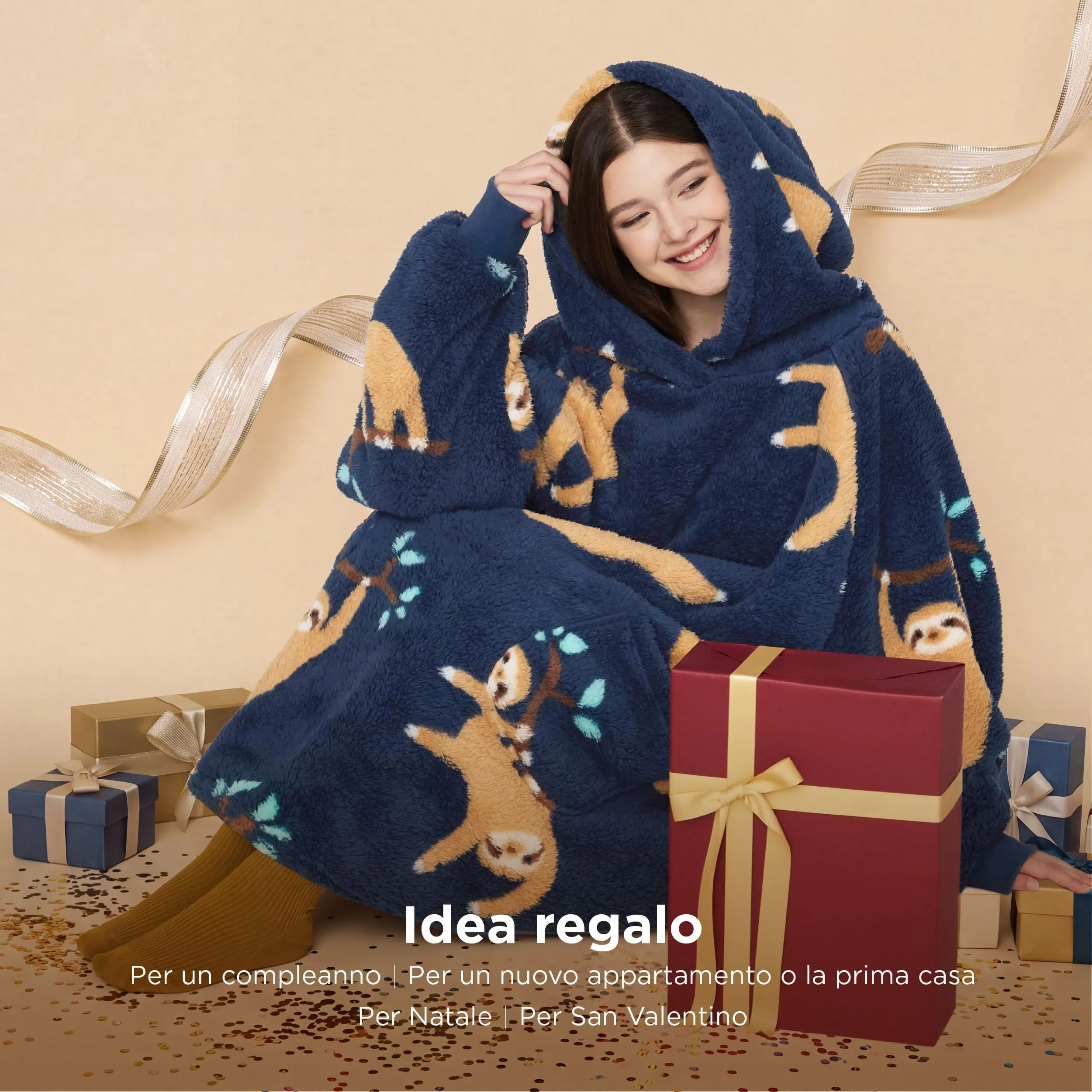 Bedsure Coperta con Cappuccio e Maniche Regalo Blu Navy - 95x85 Bradipo - immagine 5