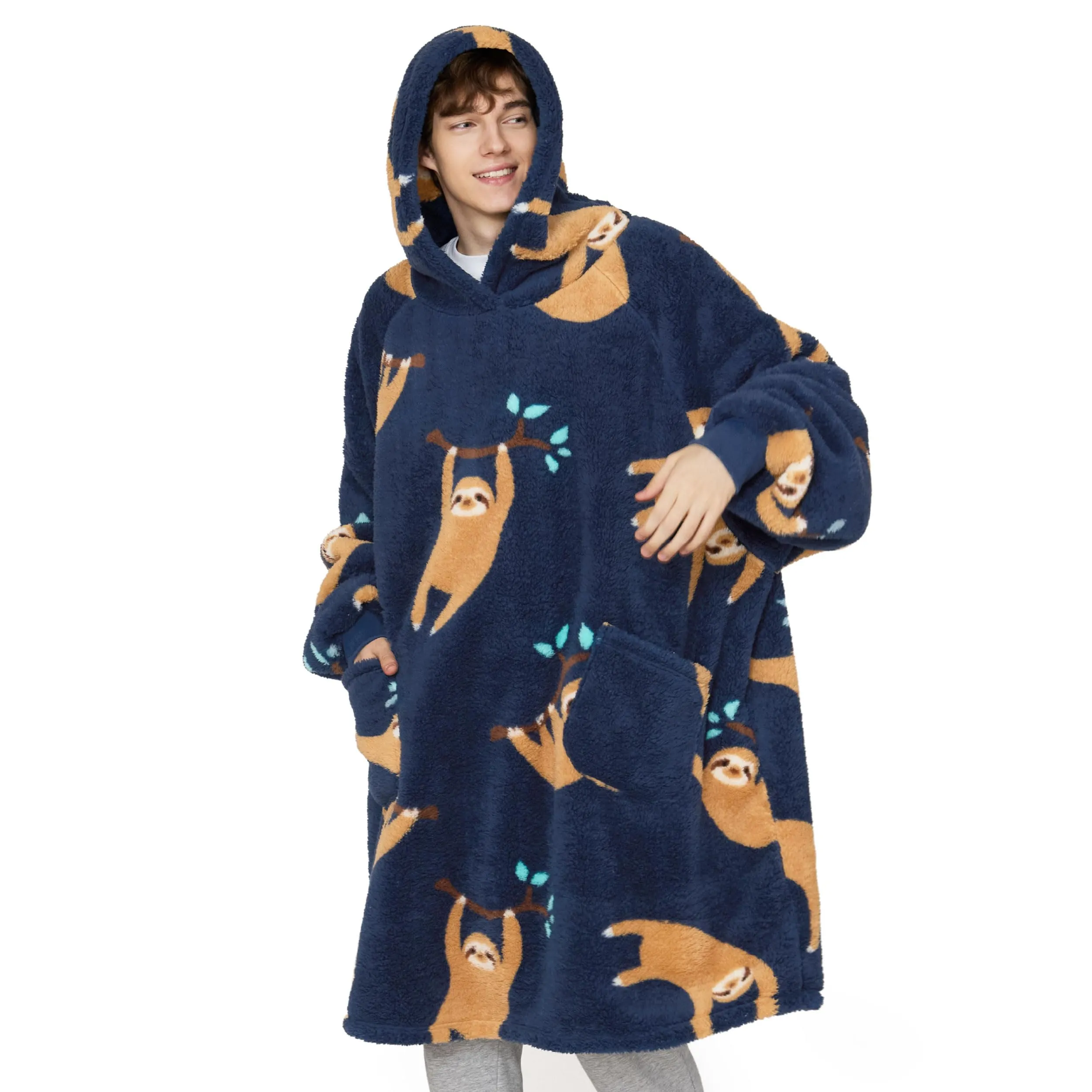 Bedsure Coperta con Cappuccio e Maniche Regalo Blu Navy - 107x90 Bradipo - immagine 8