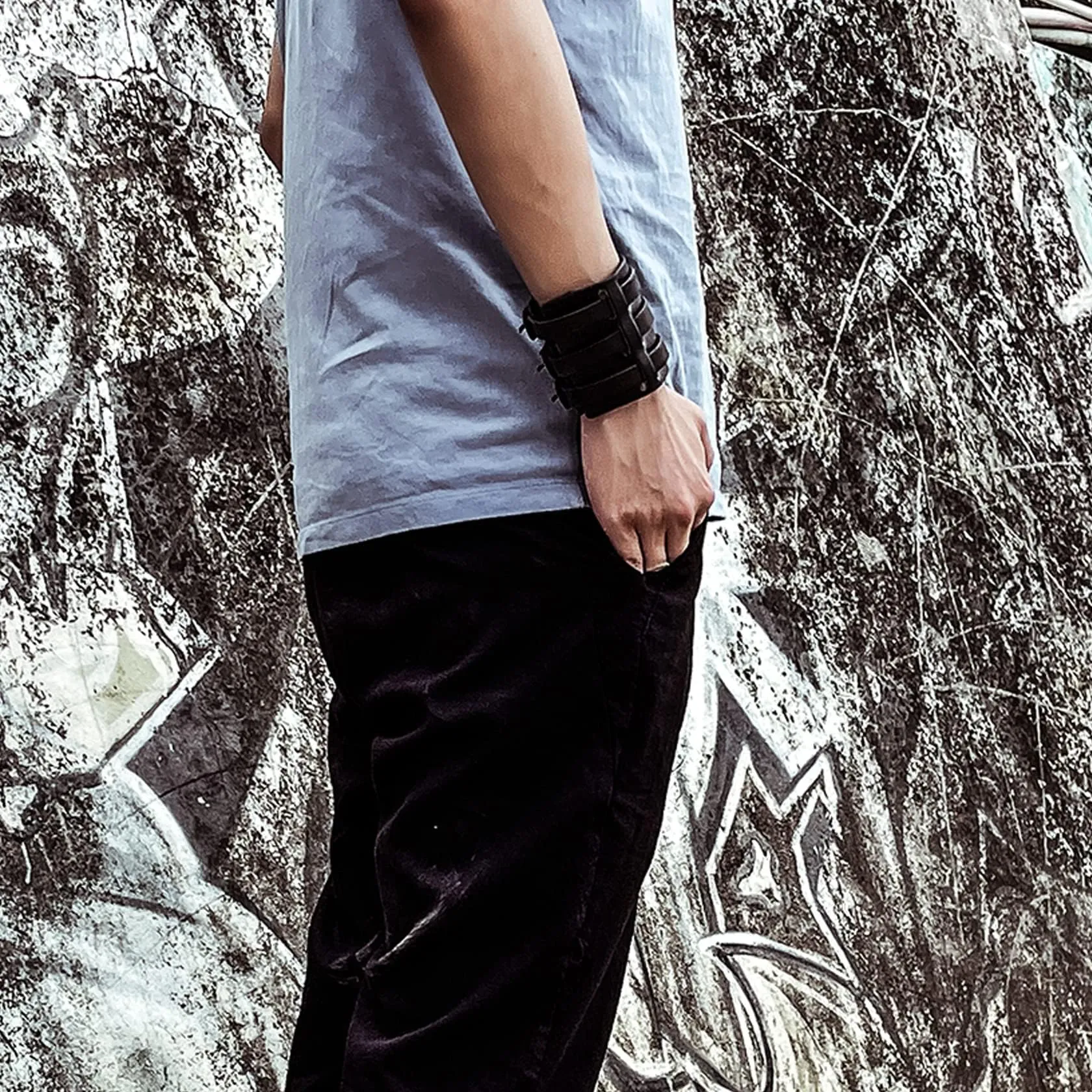 Milakoo Bracciale di pelle a fascia larga con borchie metalliche unisex nero con borchie di metallo in stile motociclista punk rock largo cinturino fascia regolabile e Lega black - immagine 7