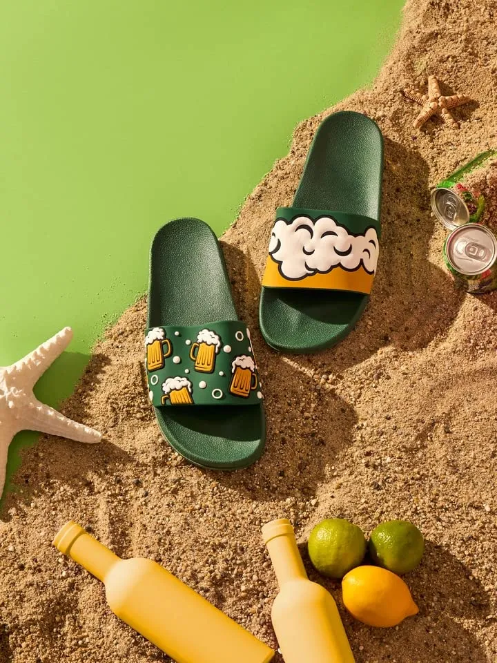 Dedoles Ciabatte Donna Uomo & Bambini Sandali per Spiaggia e Piscina con tanti Design Patatine Fiori Volpe Lama Nuvole Ketchup Regalo, Color: Birra e schiuma, 44 EU - immagine 3