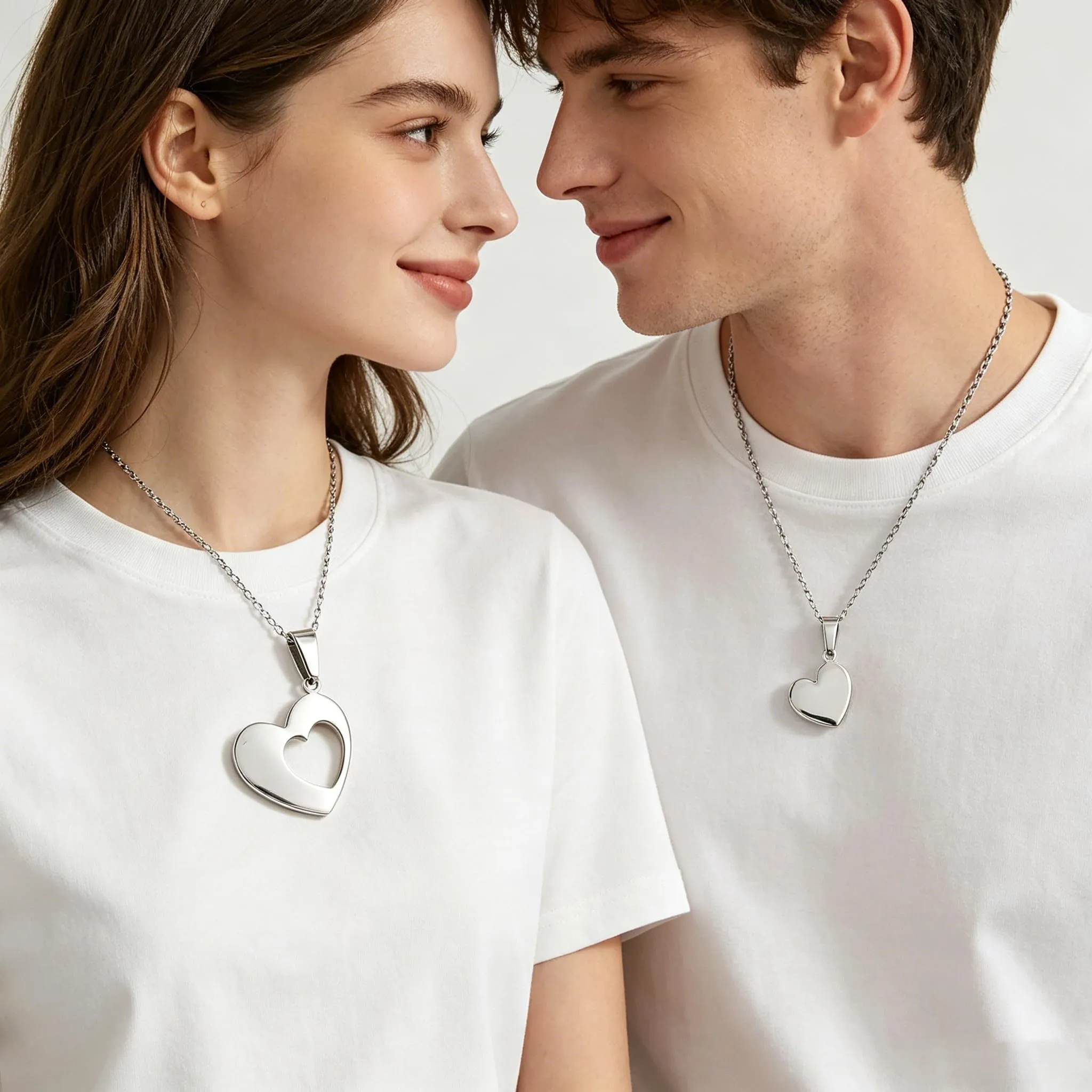 EUEAVAN Collana con ciondolo a forma di cuore spezzato, con scritta "Best Friend" e "Feever", con due mezzi cuori, per coppie, regalo di San Valentino, Medio, Acciaio inossidabile, Non pietra preziosa - immagine 2