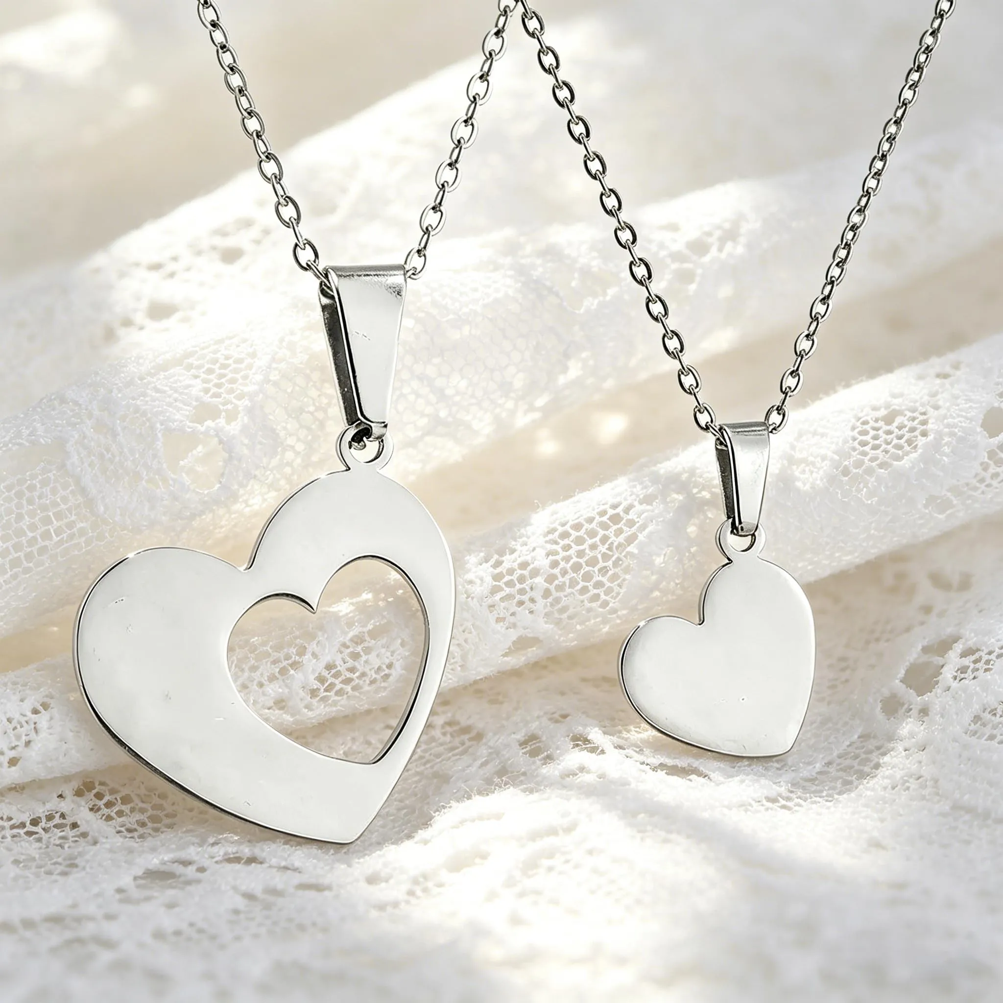 EUEAVAN Collana con ciondolo a forma di cuore spezzato, con scritta "Best Friend" e "Feever", con due mezzi cuori, per coppie, regalo di San Valentino, Medio, Acciaio inossidabile, Non pietra preziosa - immagine 3