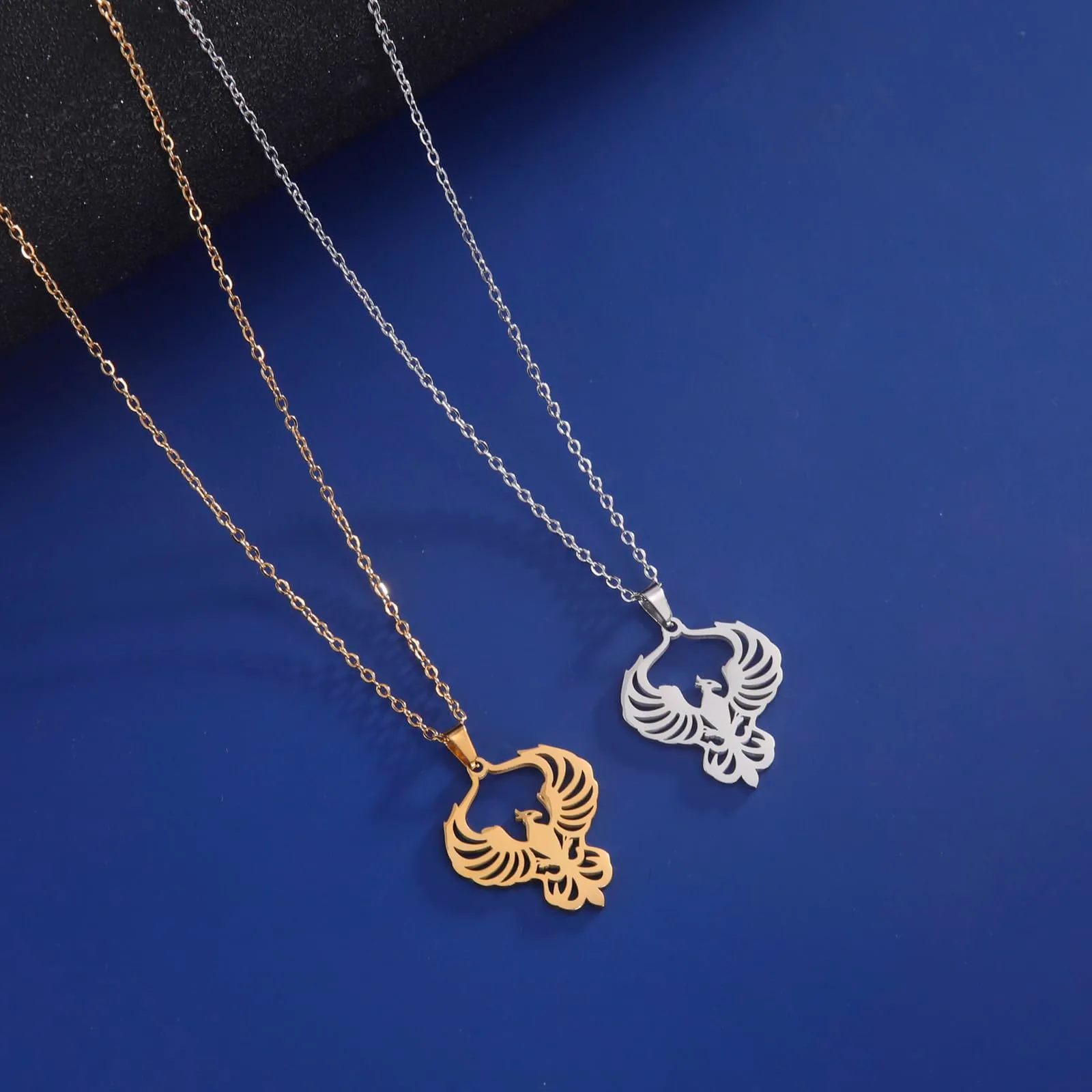 VASSAGO Collana di fenice nascente per donne Collana con ciondolo di uccello di fuoco in acciaio inox per uomini Regali di gioielli alla moda (Oro) - immagine 5