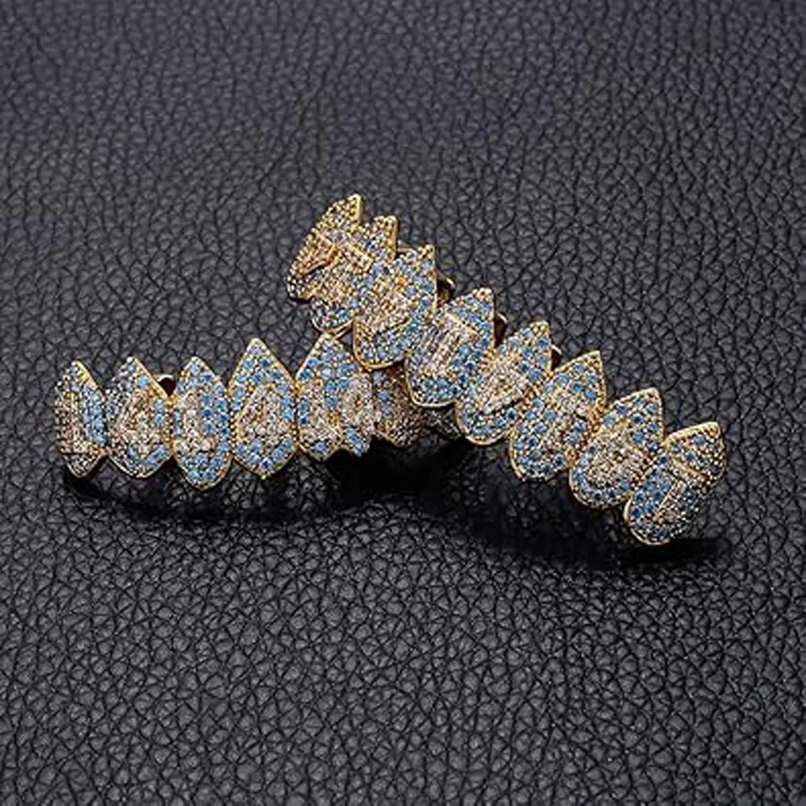 AHTCPO Grillz Hip Hop Placcati Oro con Strass CZ Blu & Bianco - Set di Dentari Superiori & Inferiori Regolabili Brillanti per Feste & Spettacoli(Gold Lower Teeth) - immagine 5