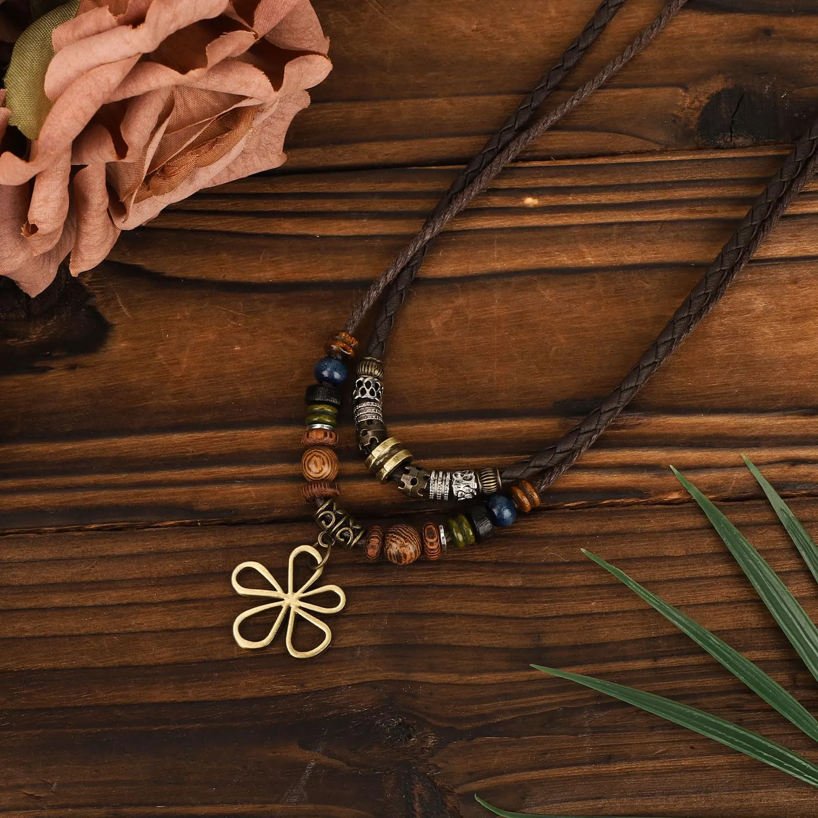 Mikovivi Collana Perline di Legno a Strati Boho, Collana con Ciondolo a Forma di Fiore Cavo Hippie Bohémien Gioielli in Stile Etnico Tribale Vintage Accessori per Donne e Uomini - immagine 3
