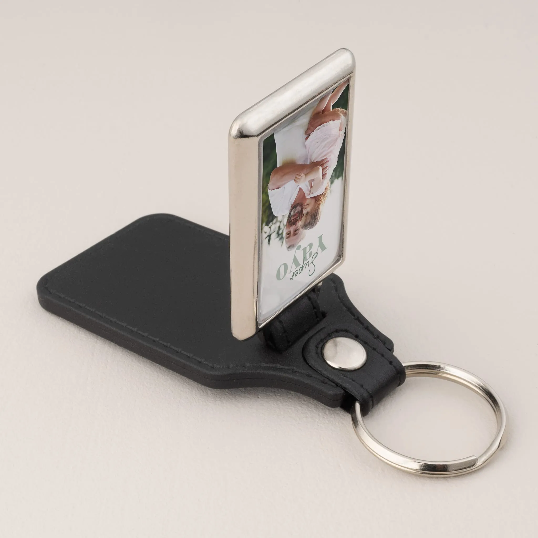 Wanapix | Portachiavi Personalizzato con Foto e Testo | Personalizzato su 2 Lati | Portachiavi Rettangolare in Metallo e Similpelle | Regalo Originale | 5x3,3cm - immagine 3