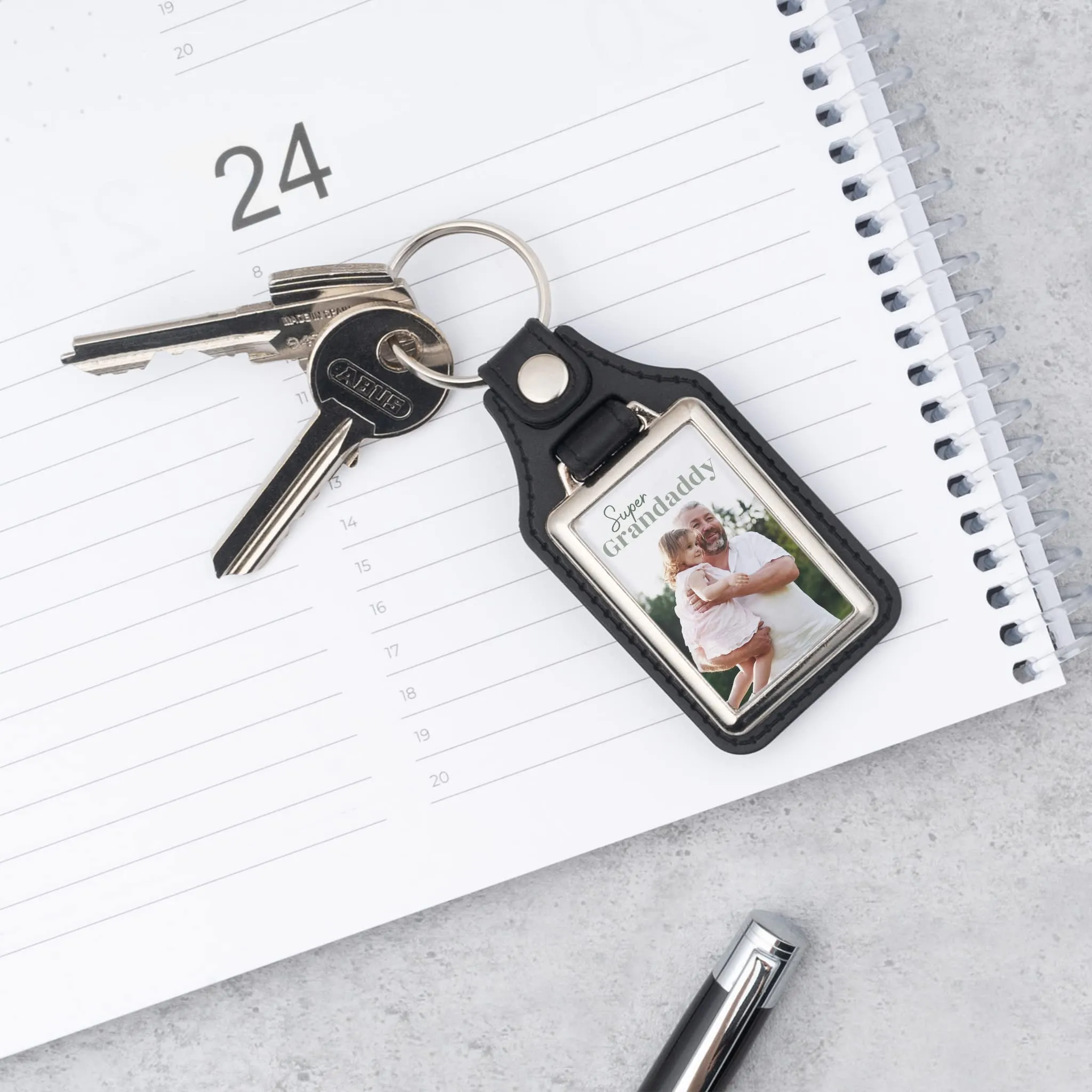 Wanapix | Portachiavi Personalizzato con Foto e Testo | Personalizzato su 2 Lati | Portachiavi Rettangolare in Metallo e Similpelle | Regalo Originale | 5x3,3cm - immagine 7