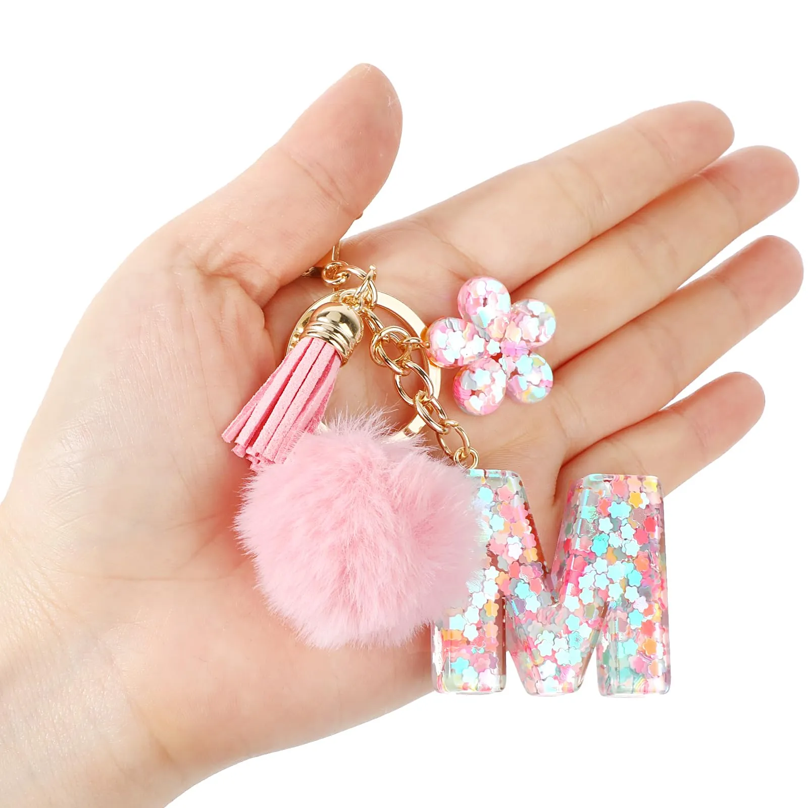 JSRQT Portachiavi con Iniziale M Rosa per Donne Ragazze, Nome Portachiavi Lettere dell'alfabeto in Resina a Fiore con Ciondoli a Pompon, Carino Ciondolo alla Moda Key Chain per Borse e Zaini - immagine 7